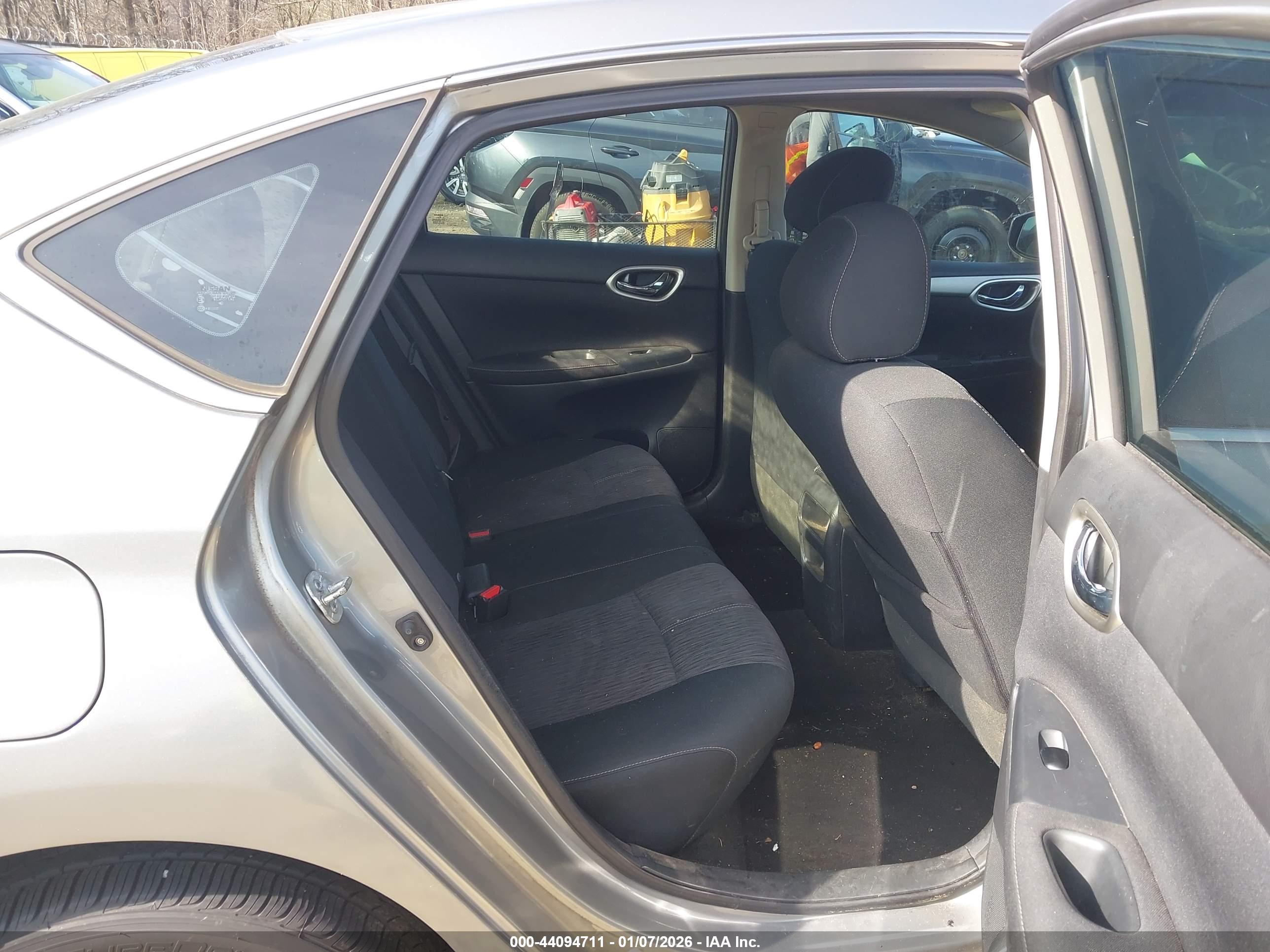 NISSAN SENTRA image 8