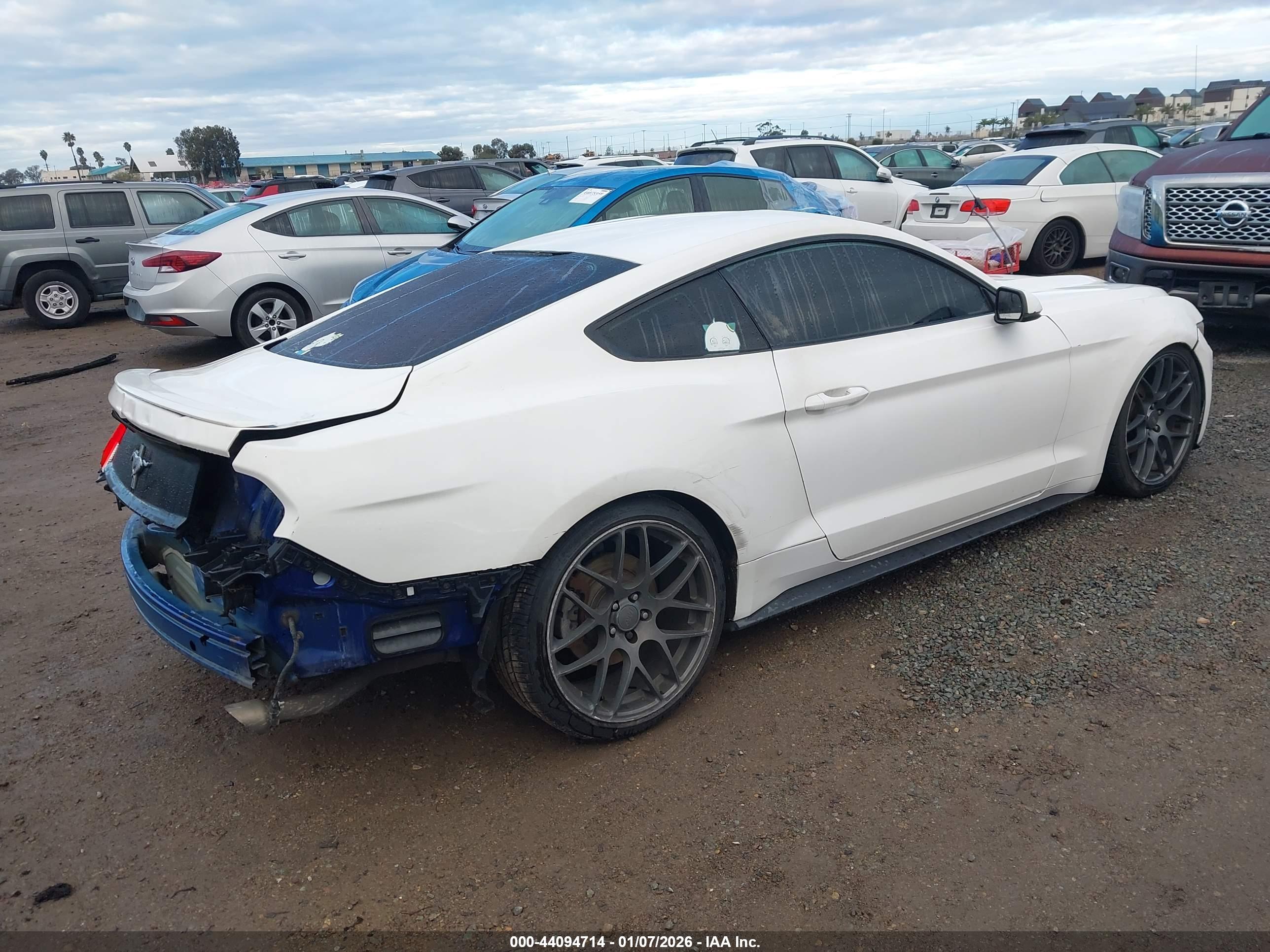 FORD MUSTANG image 4