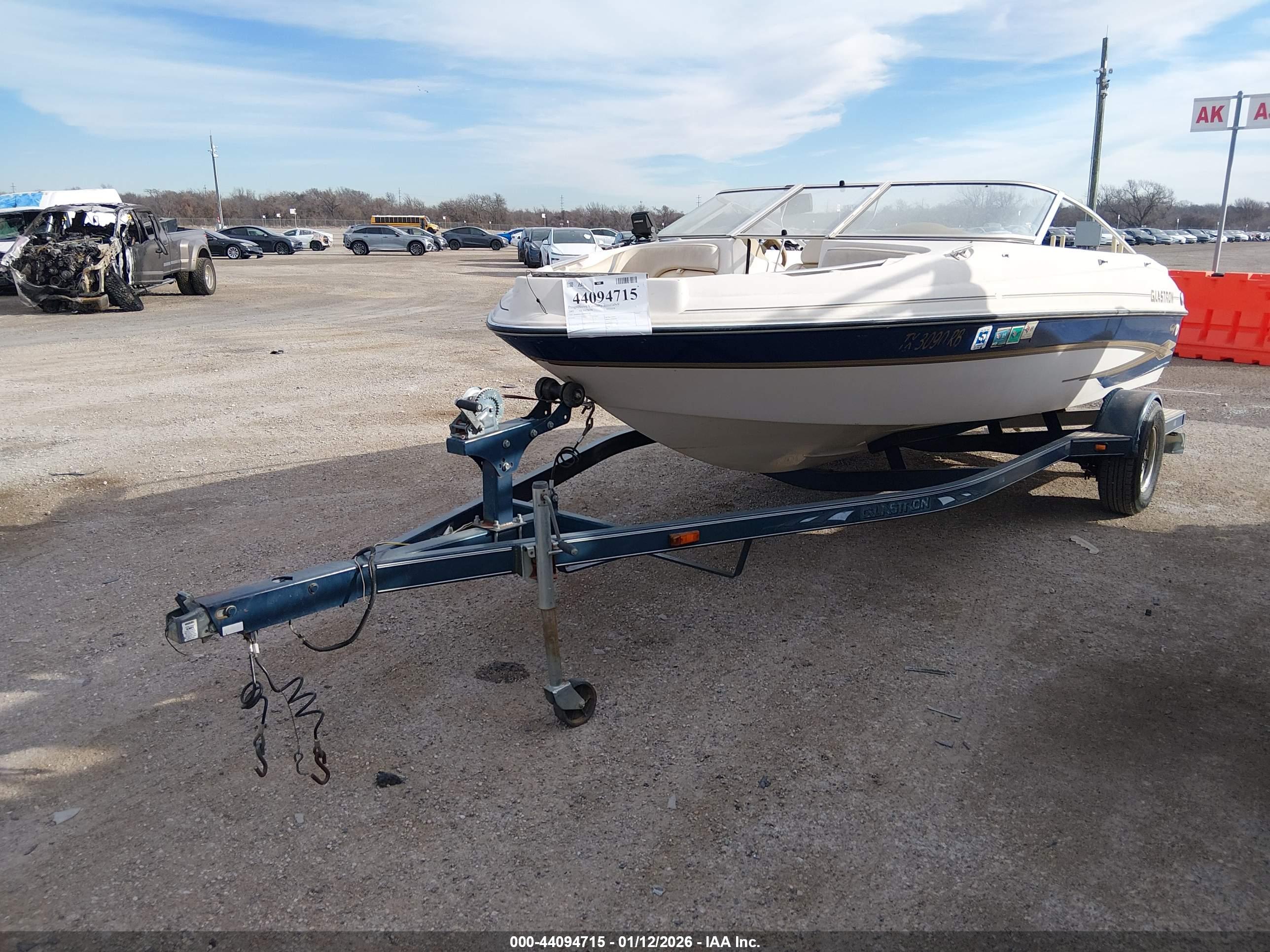 GLASTRON 18' image 2