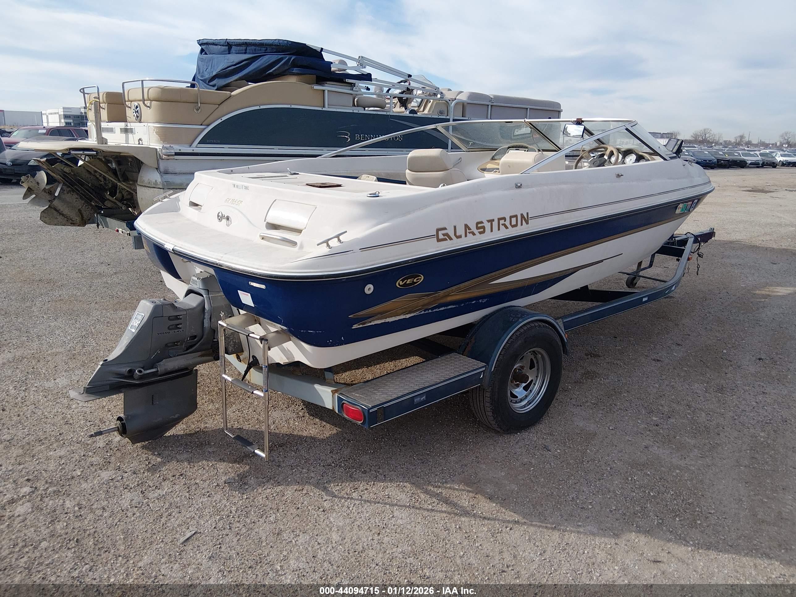 GLASTRON 18' image 4