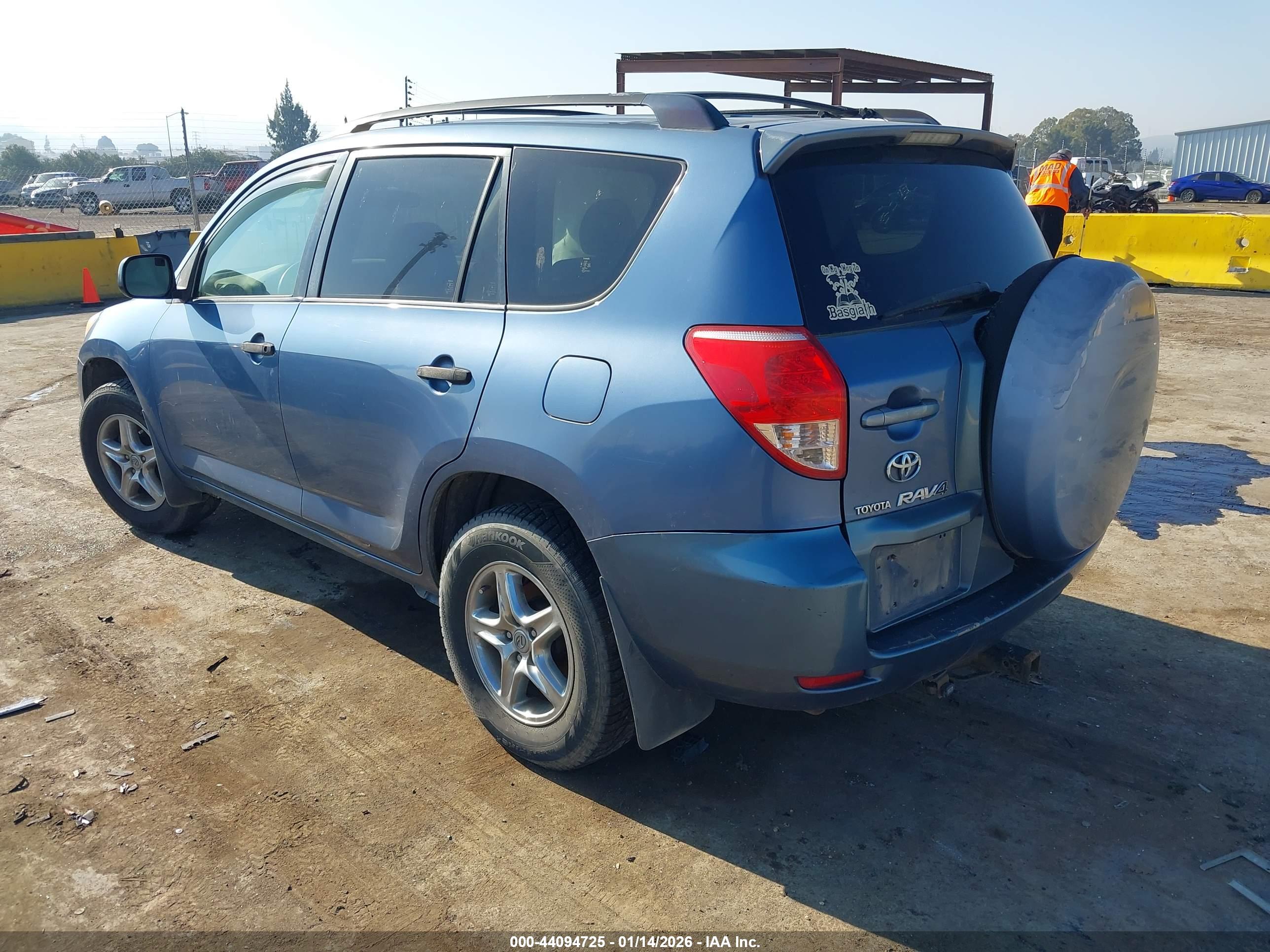 TOYOTA RAV4 image 3