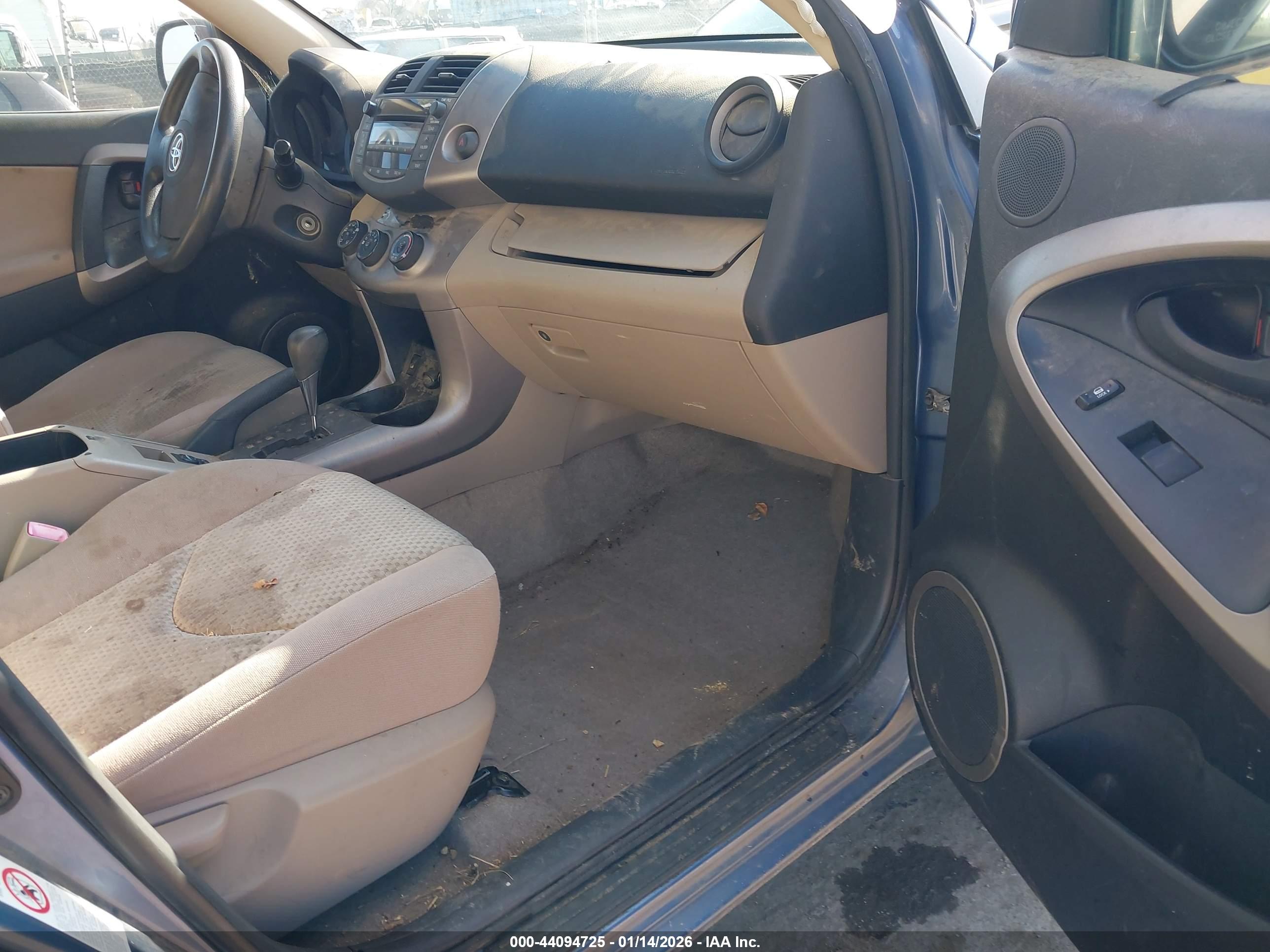 TOYOTA RAV4 image 5