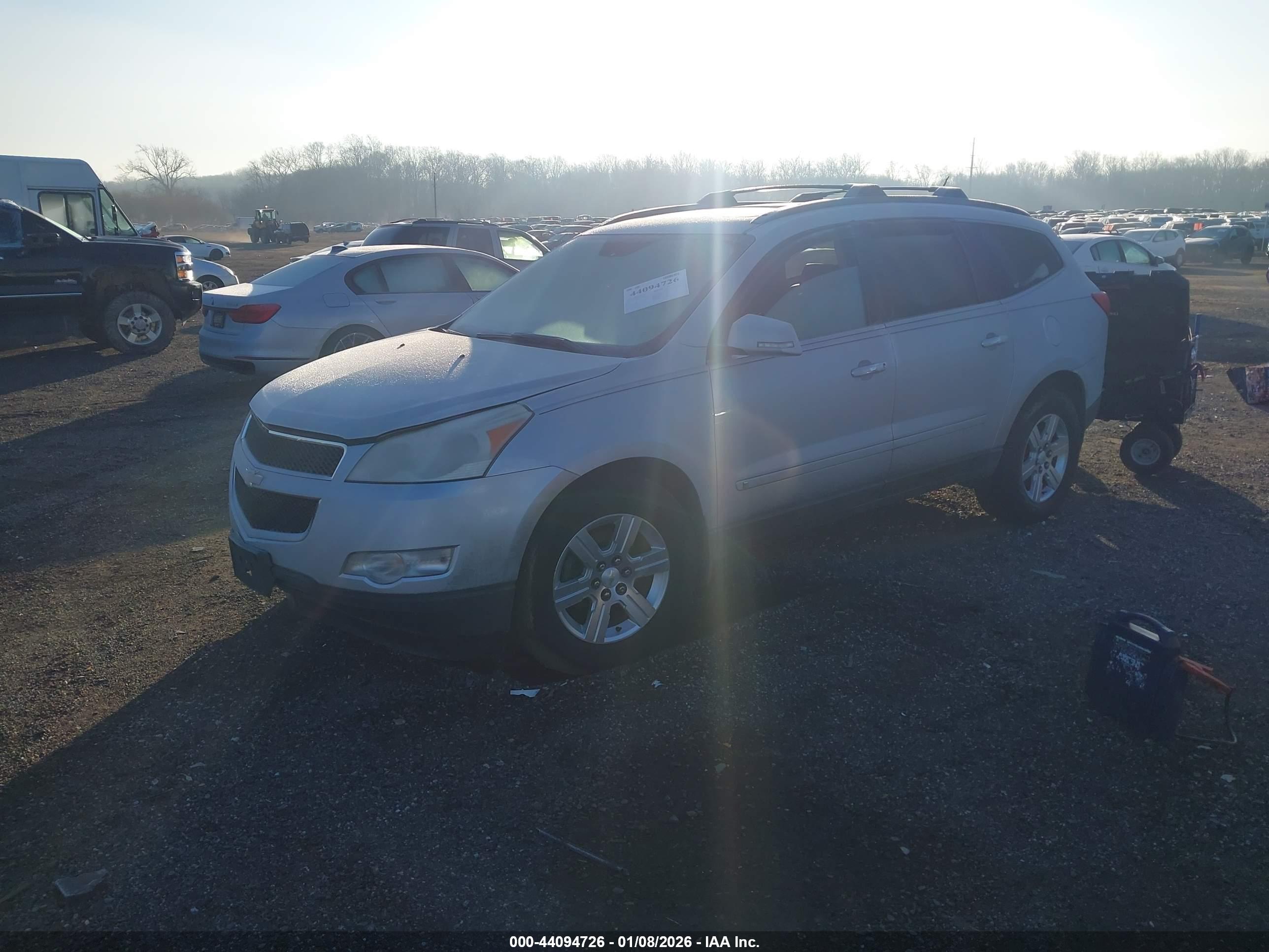 CHEVROLET TRAVERSE image 2