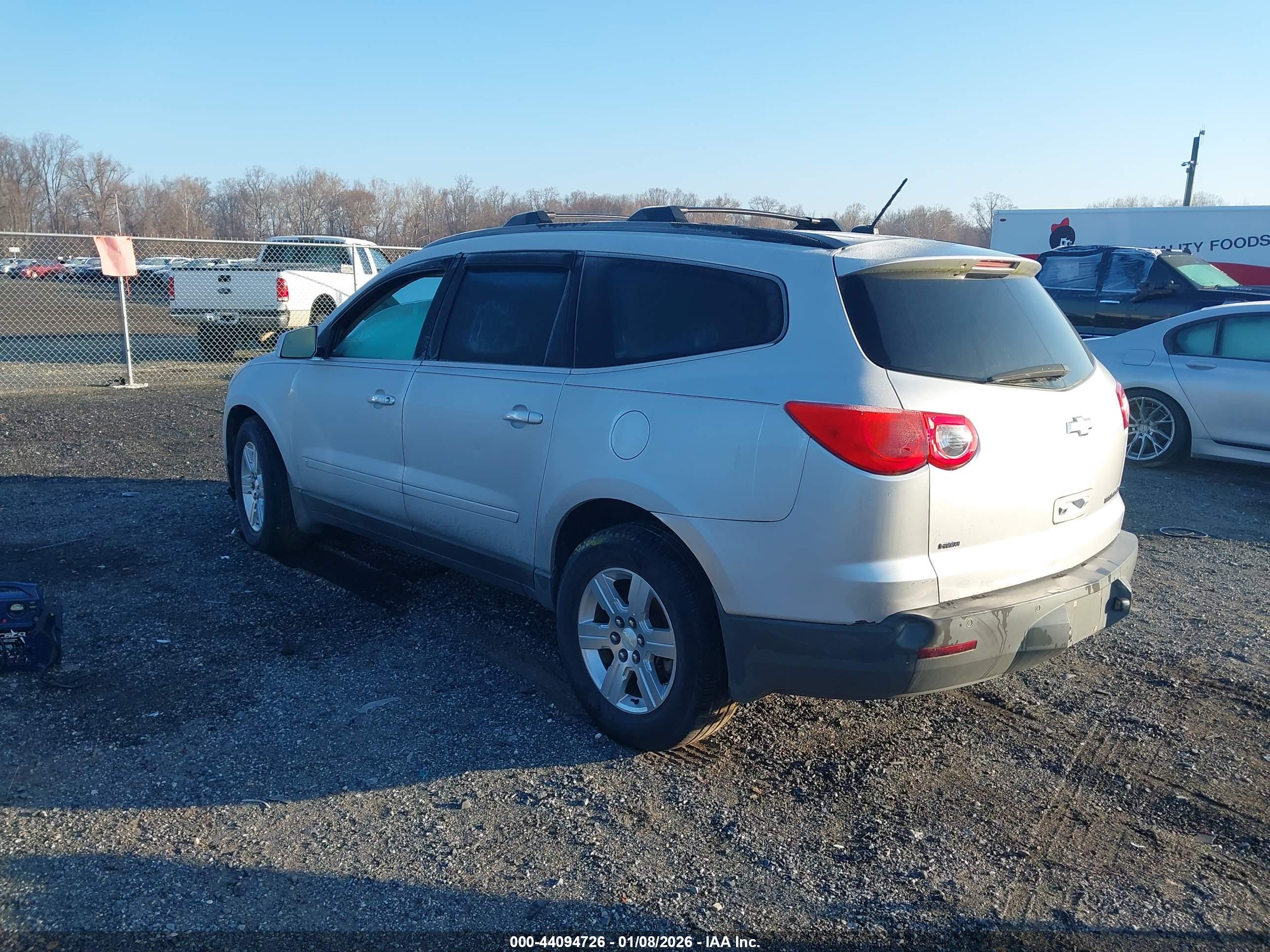 CHEVROLET TRAVERSE image 3