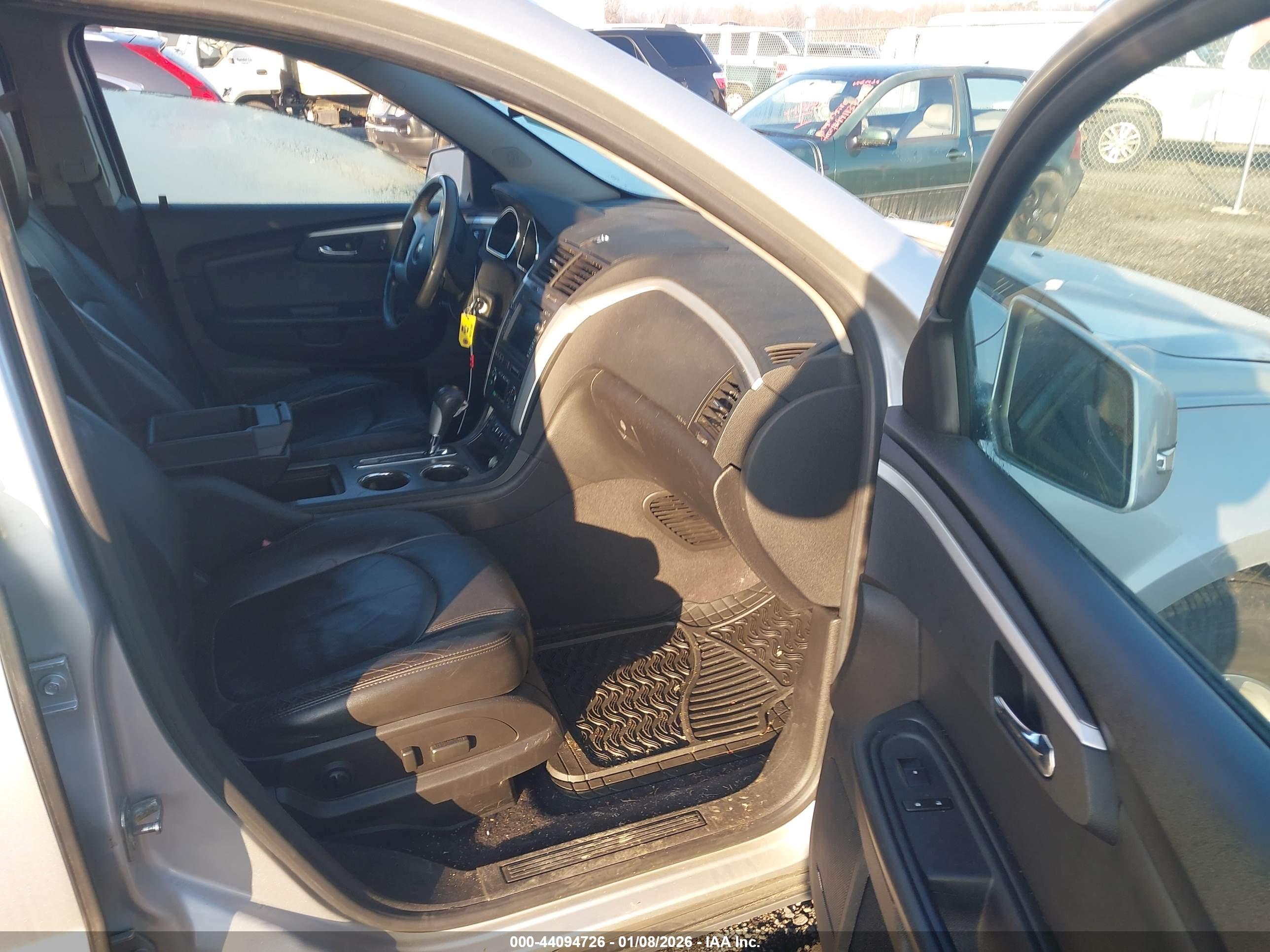 CHEVROLET TRAVERSE image 5