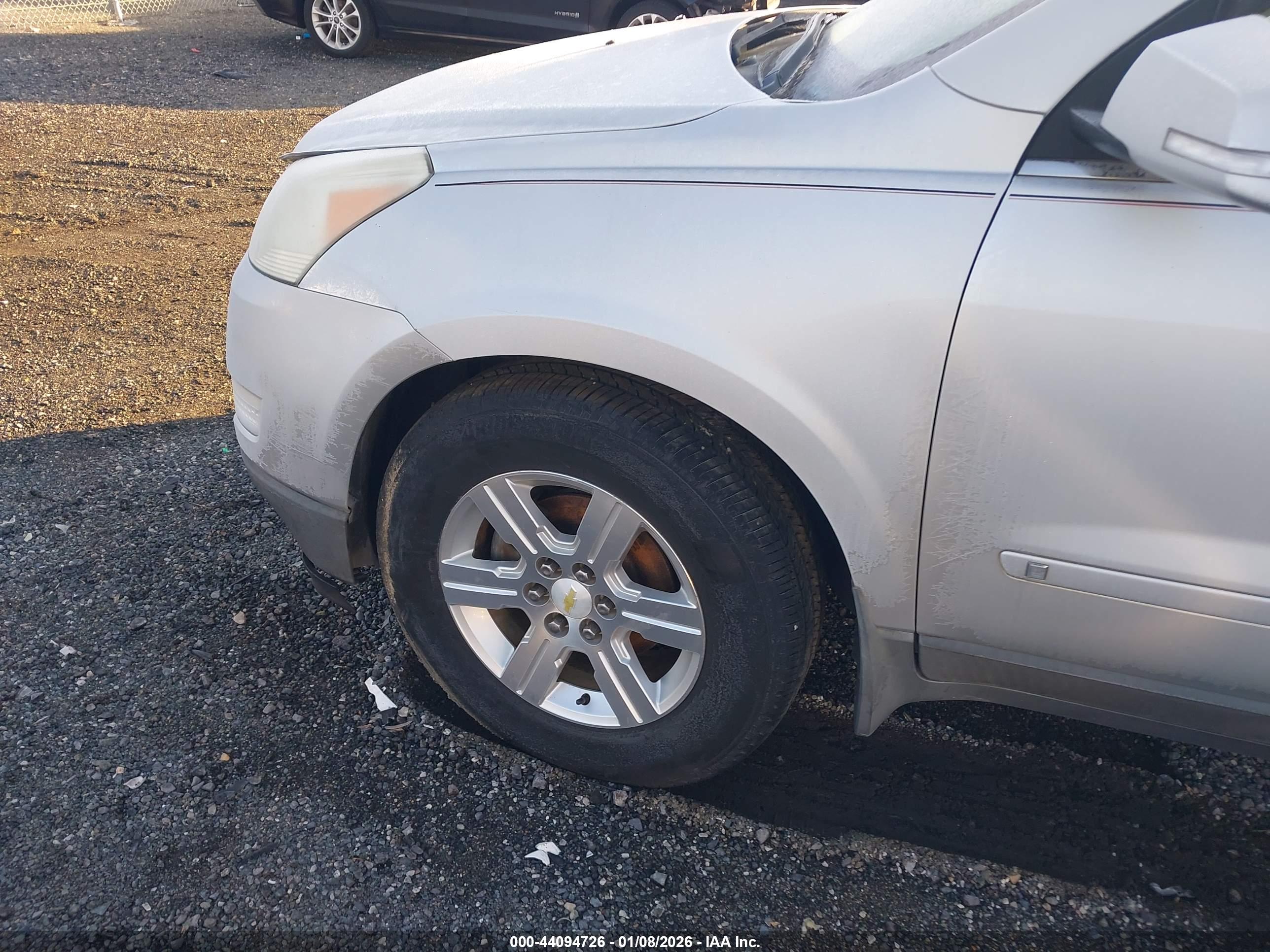 CHEVROLET TRAVERSE image 6