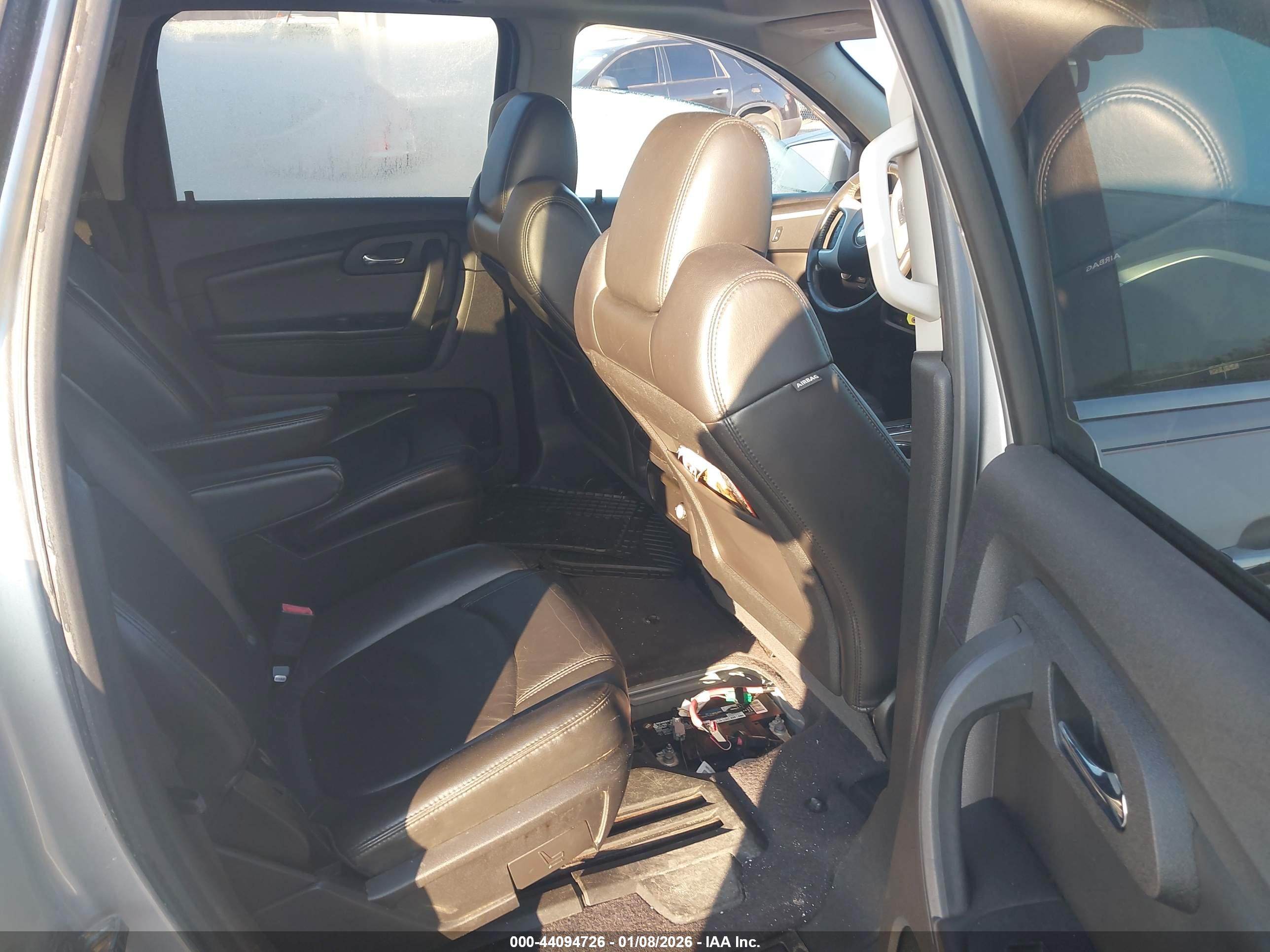 CHEVROLET TRAVERSE image 8