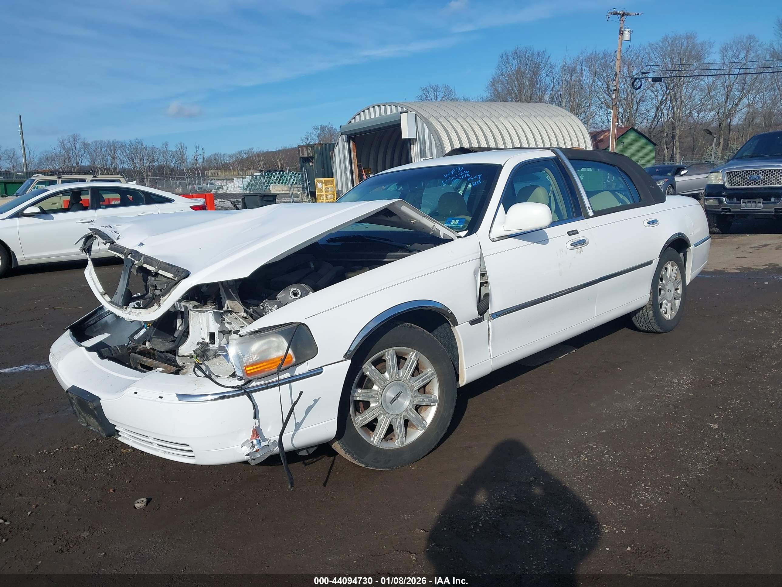 LINCOLN TOWN image 2