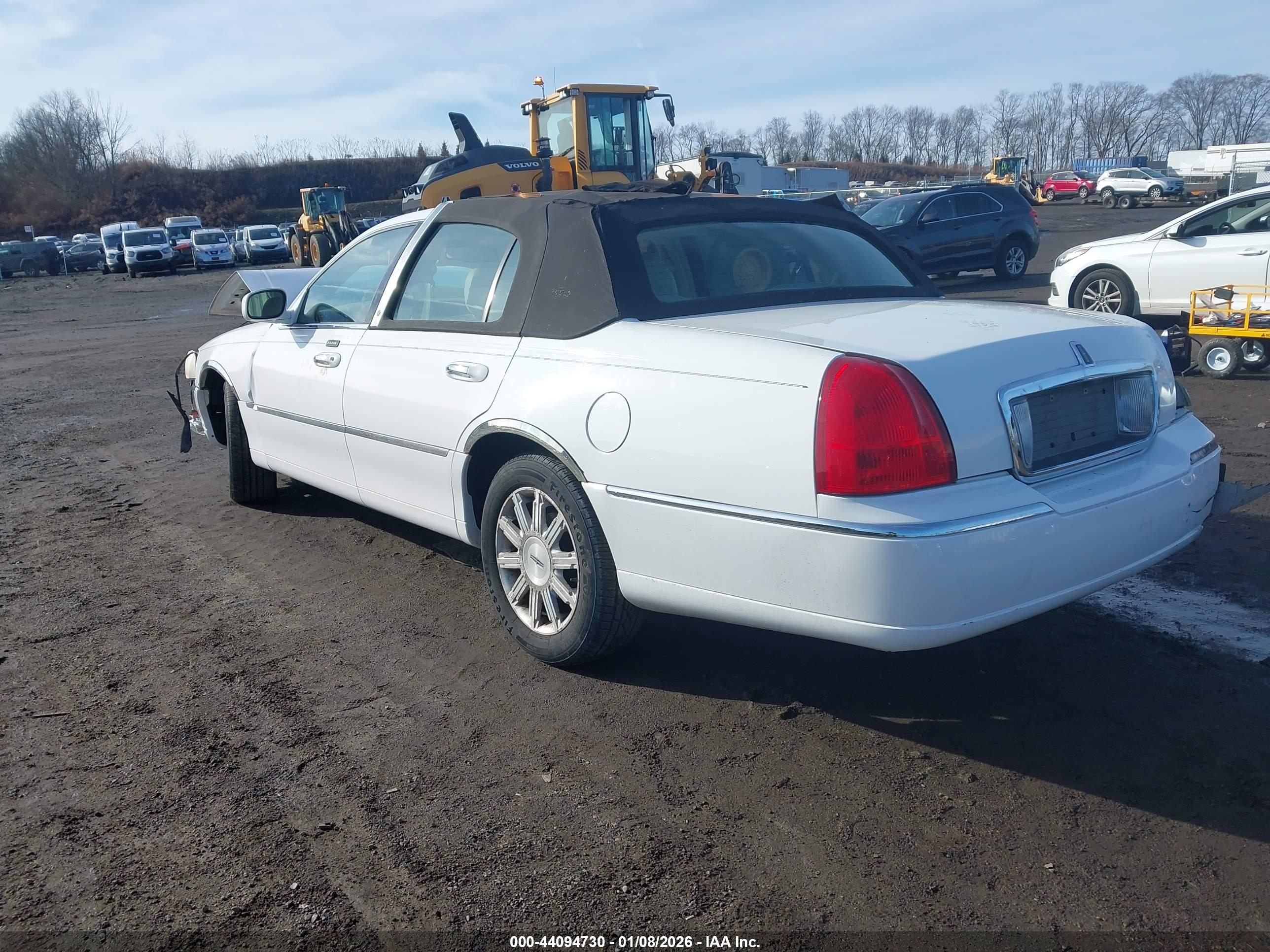 LINCOLN TOWN image 3