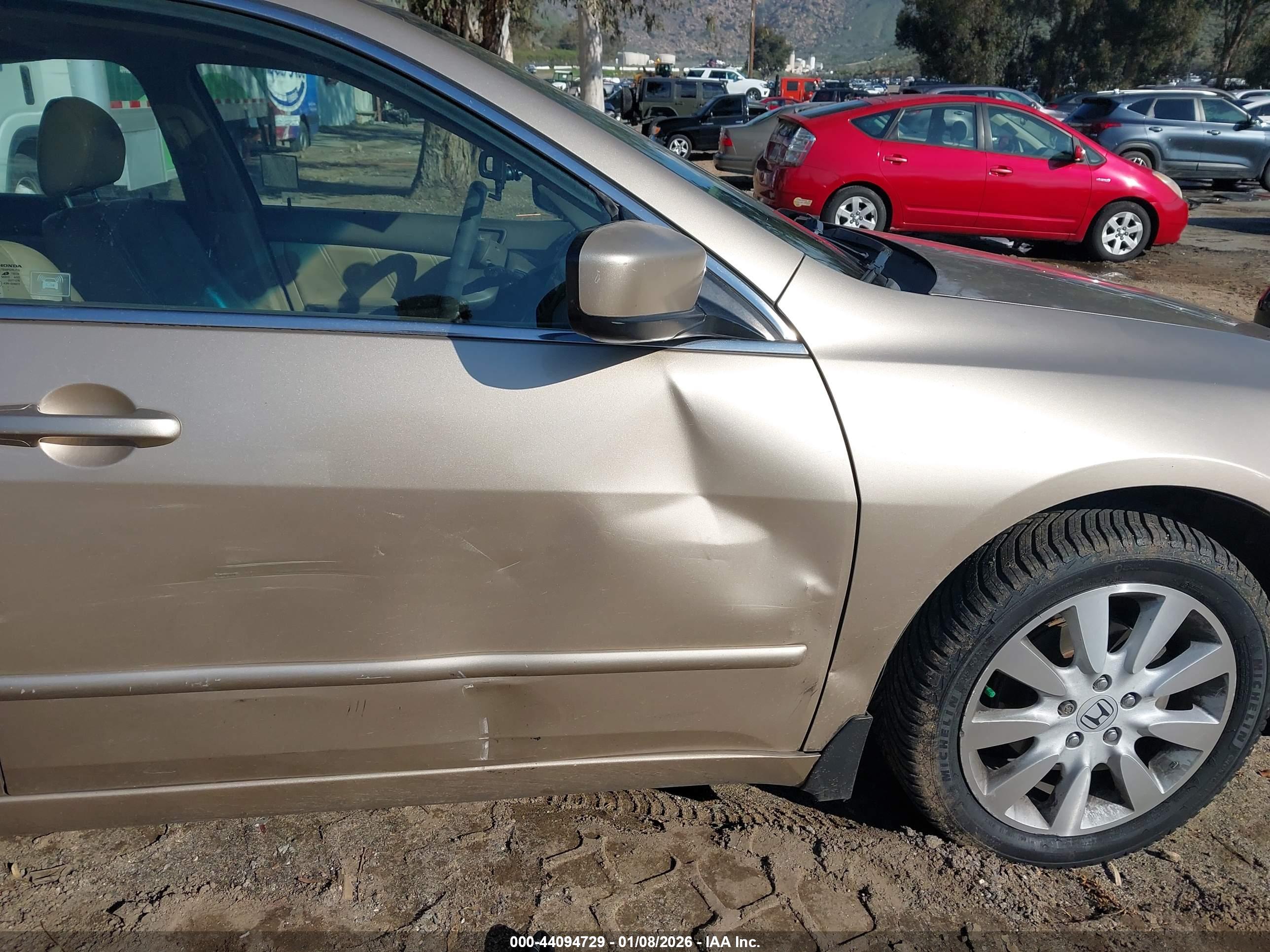 HONDA ACCORD image 6