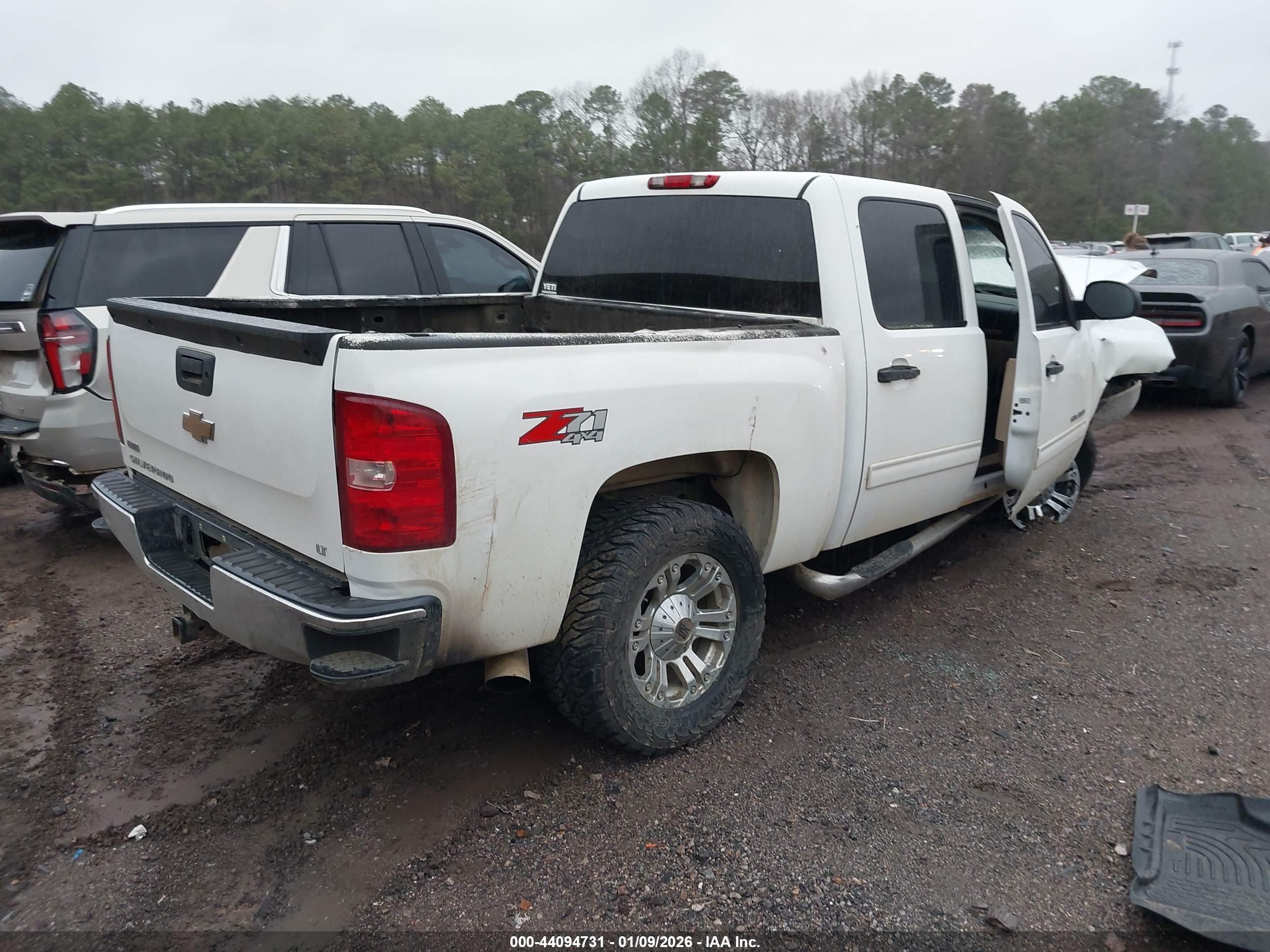 CHEVROLET SILVERADO image 4