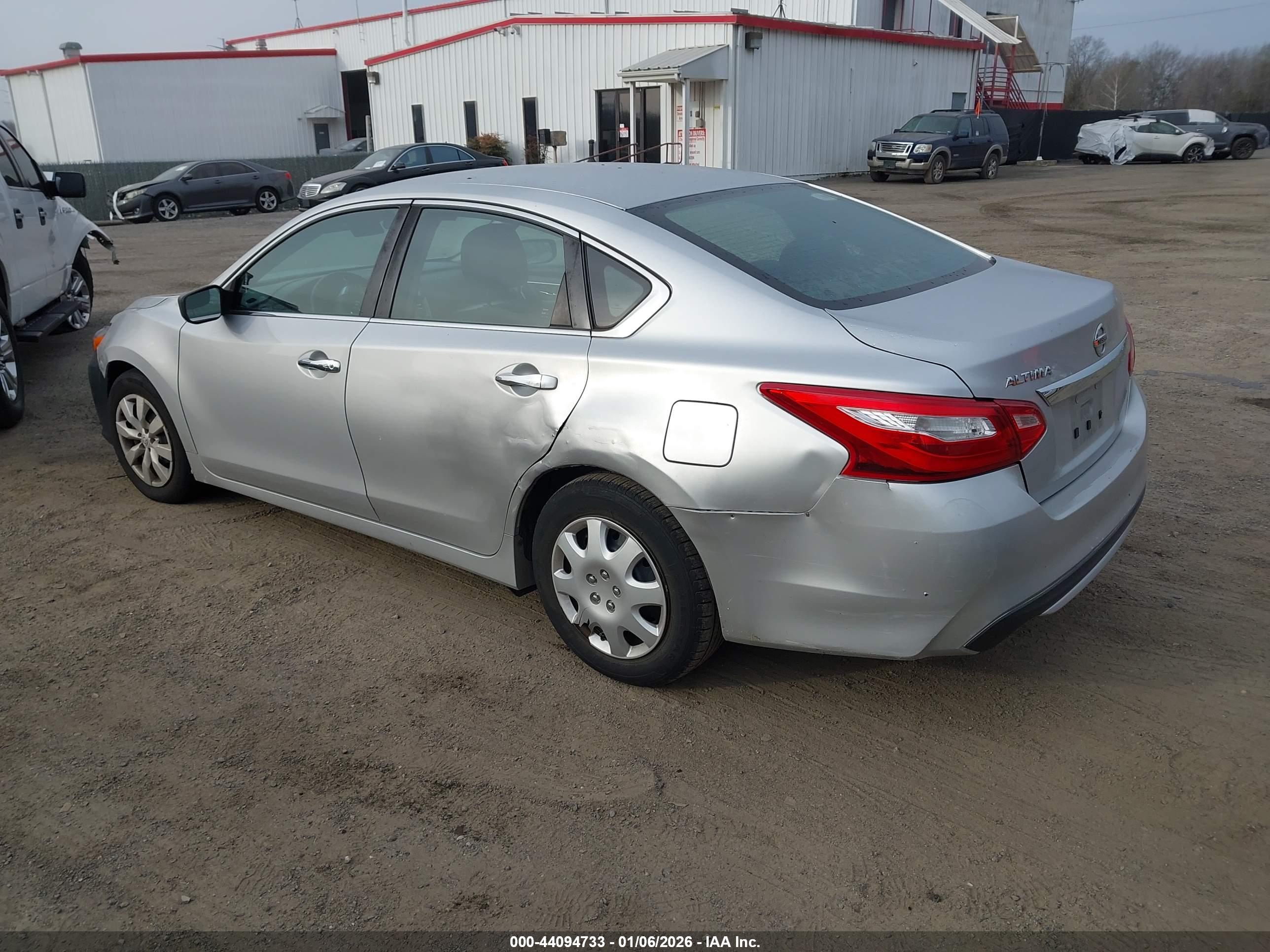 NISSAN ALTIMA image 3