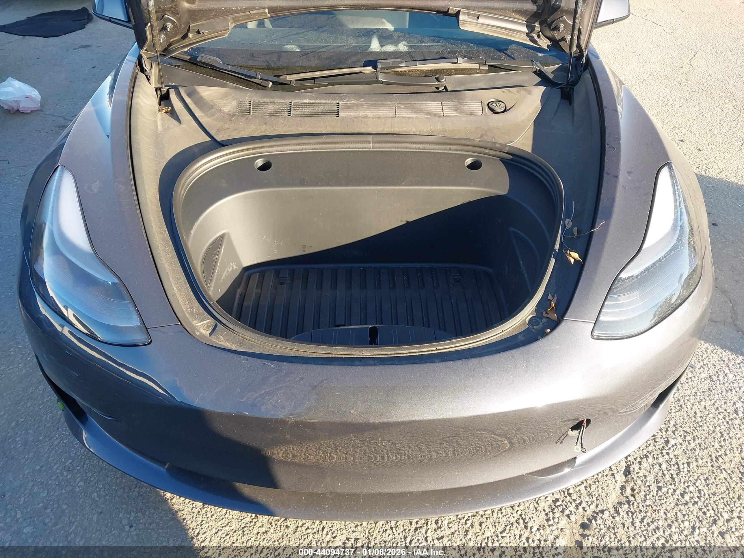 TESLA MODEL image 10