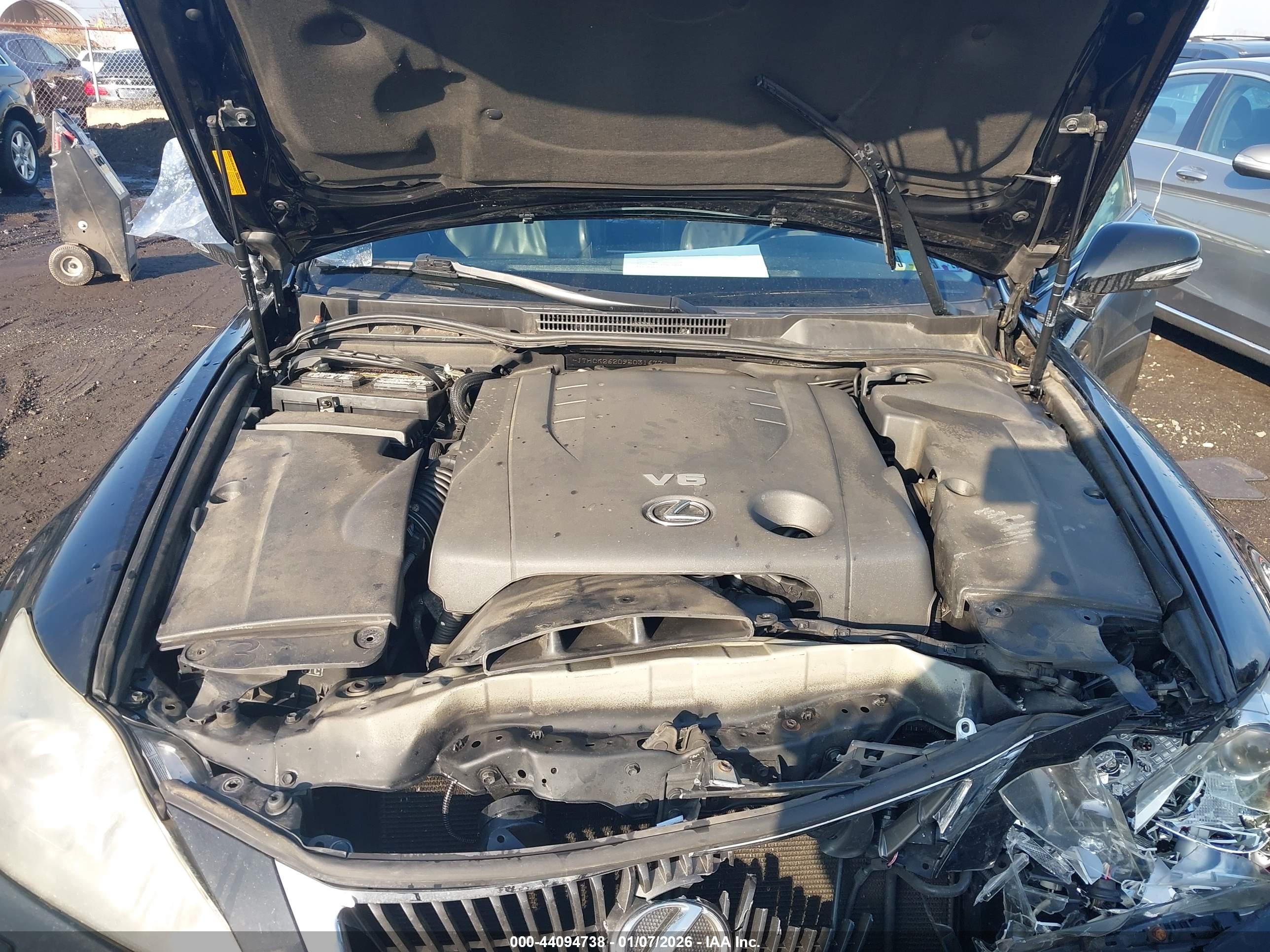 LEXUS IS image 10