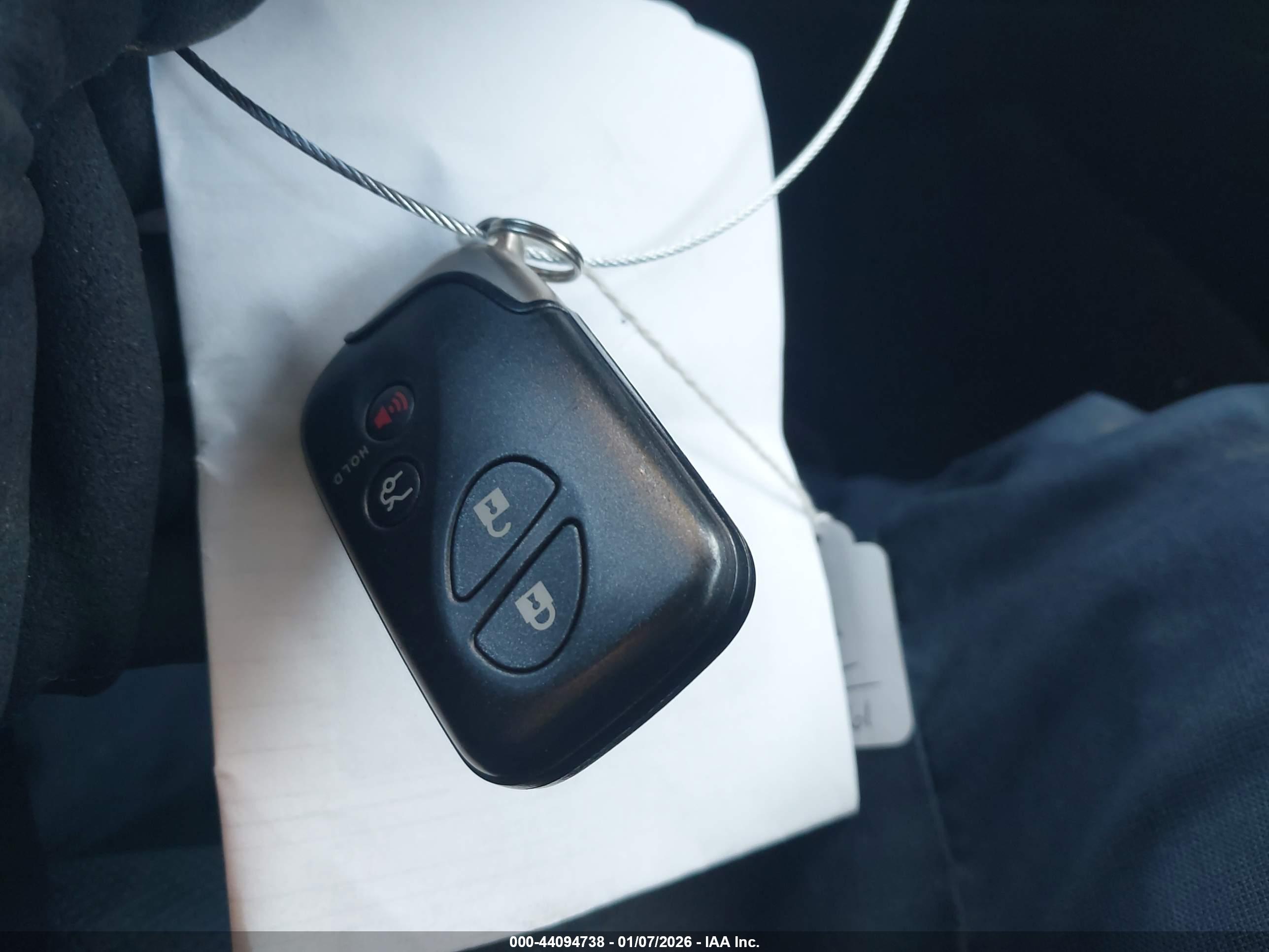 LEXUS IS image 11