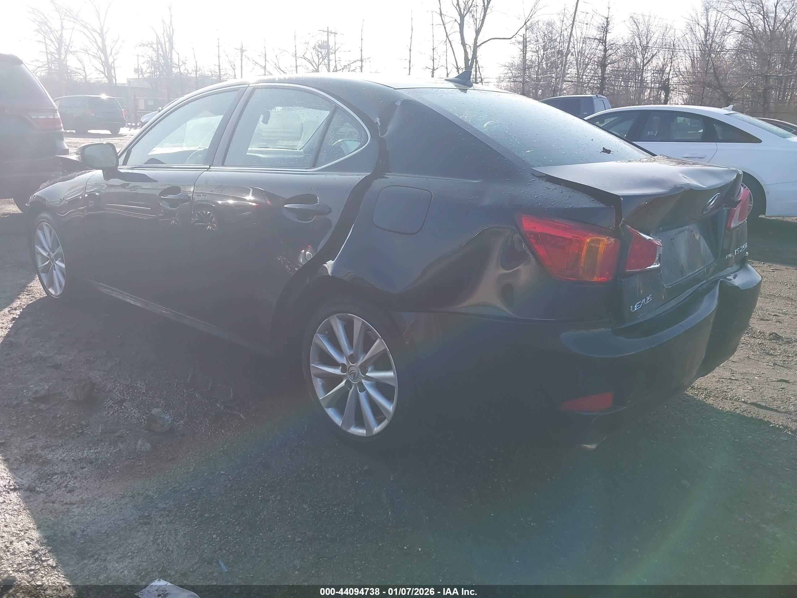 LEXUS IS image 3