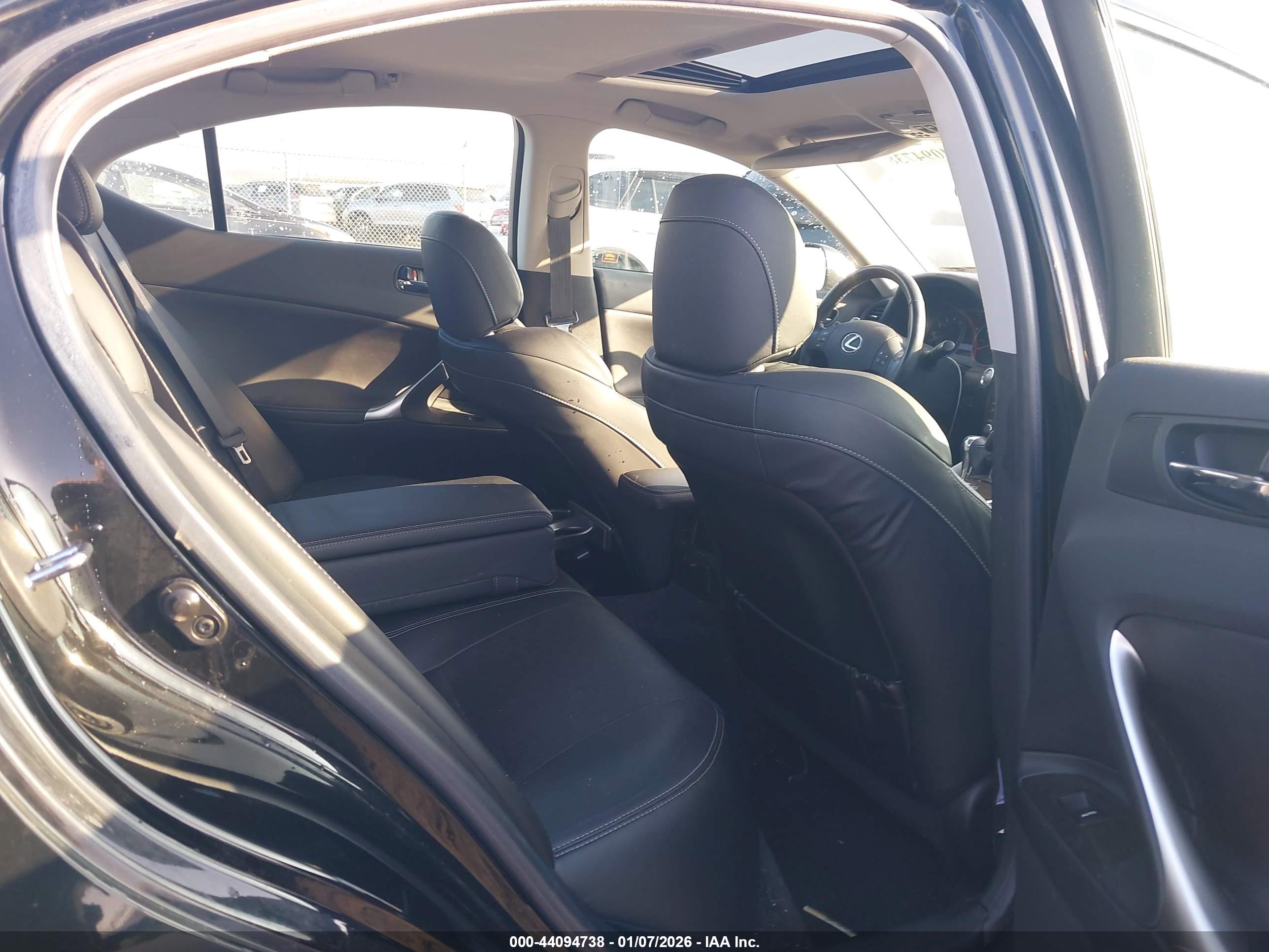 LEXUS IS image 8