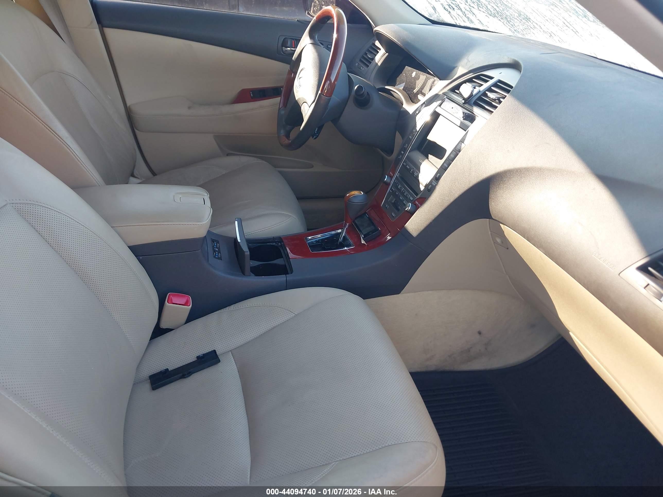 LEXUS ES image 5
