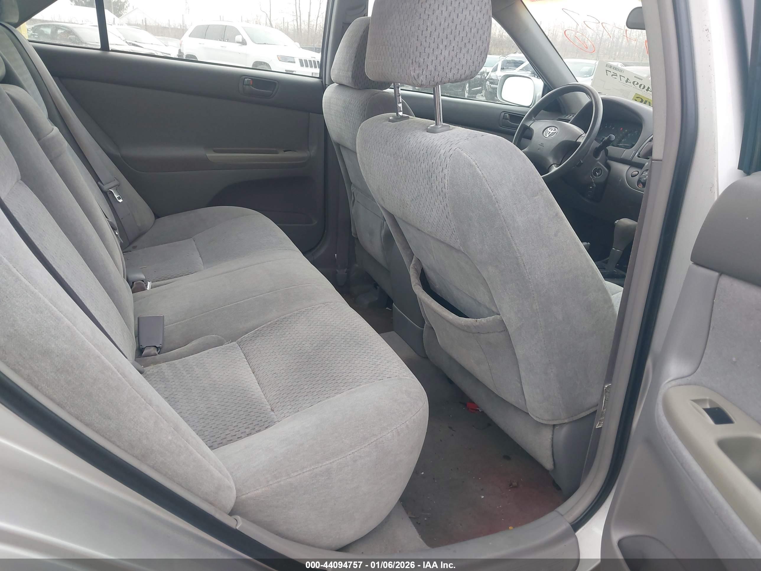 TOYOTA CAMRY image 8