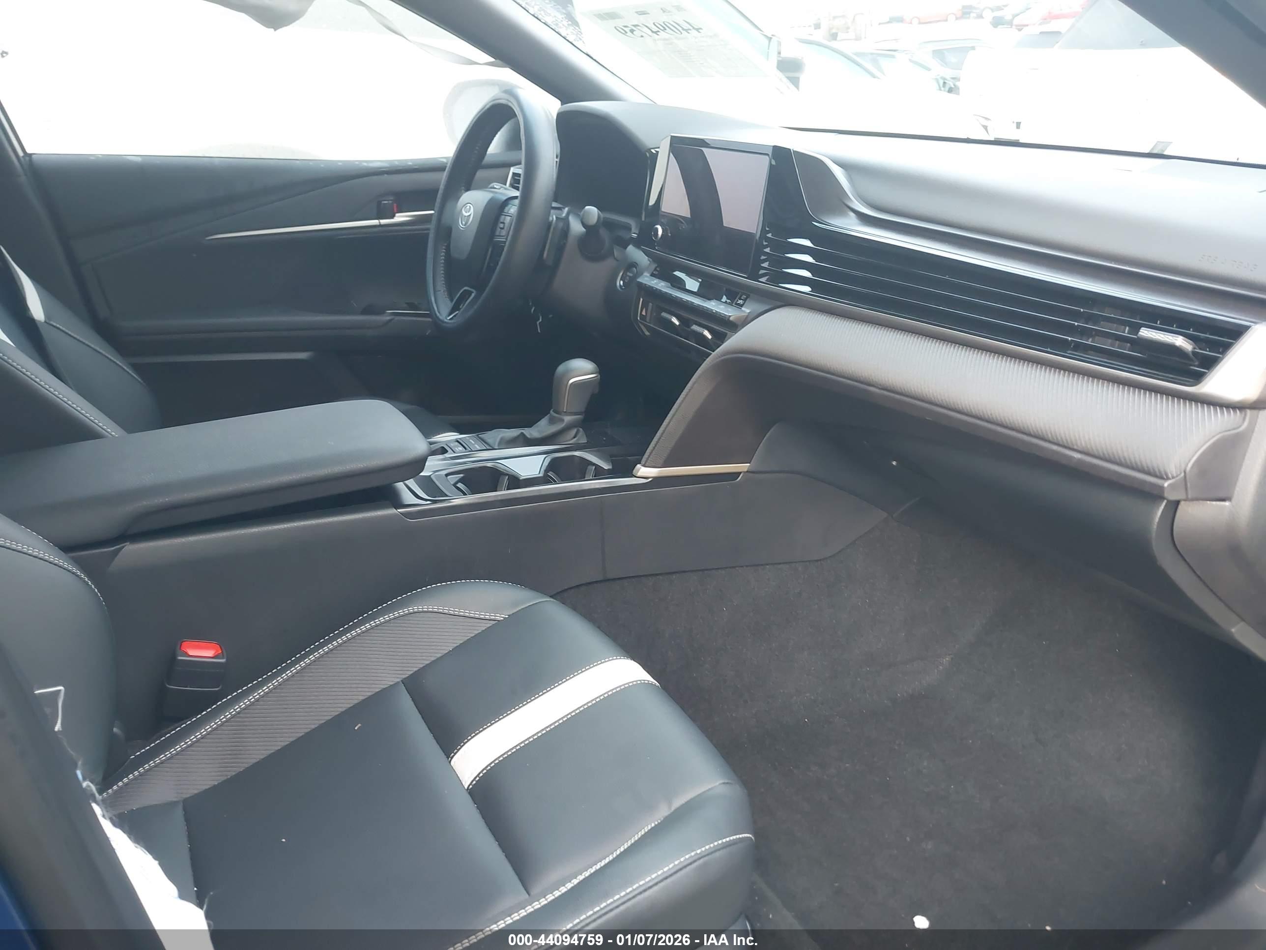 TOYOTA CAMRY image 5