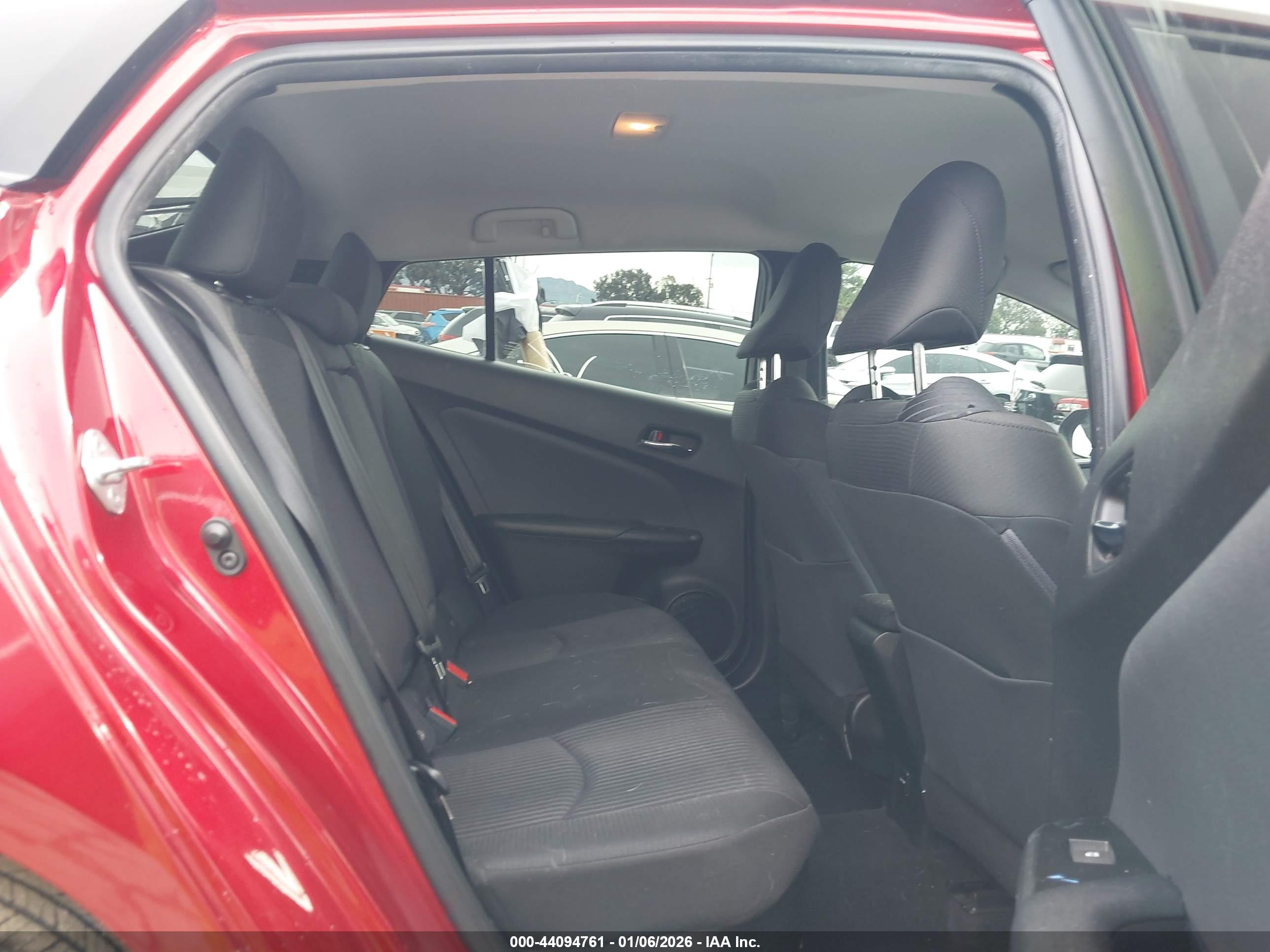 TOYOTA PRIUS image 8