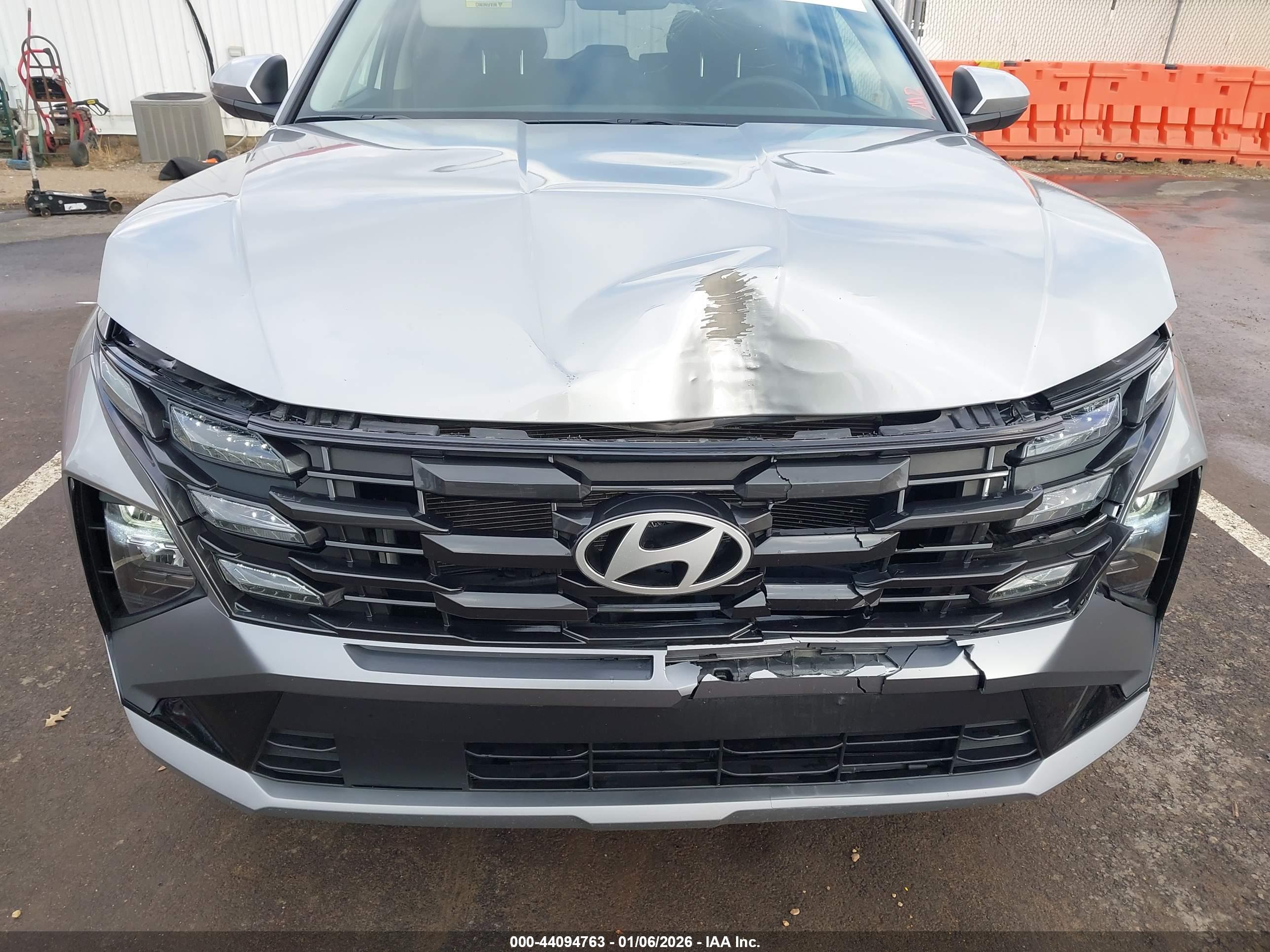 HYUNDAI TUCSON image 6