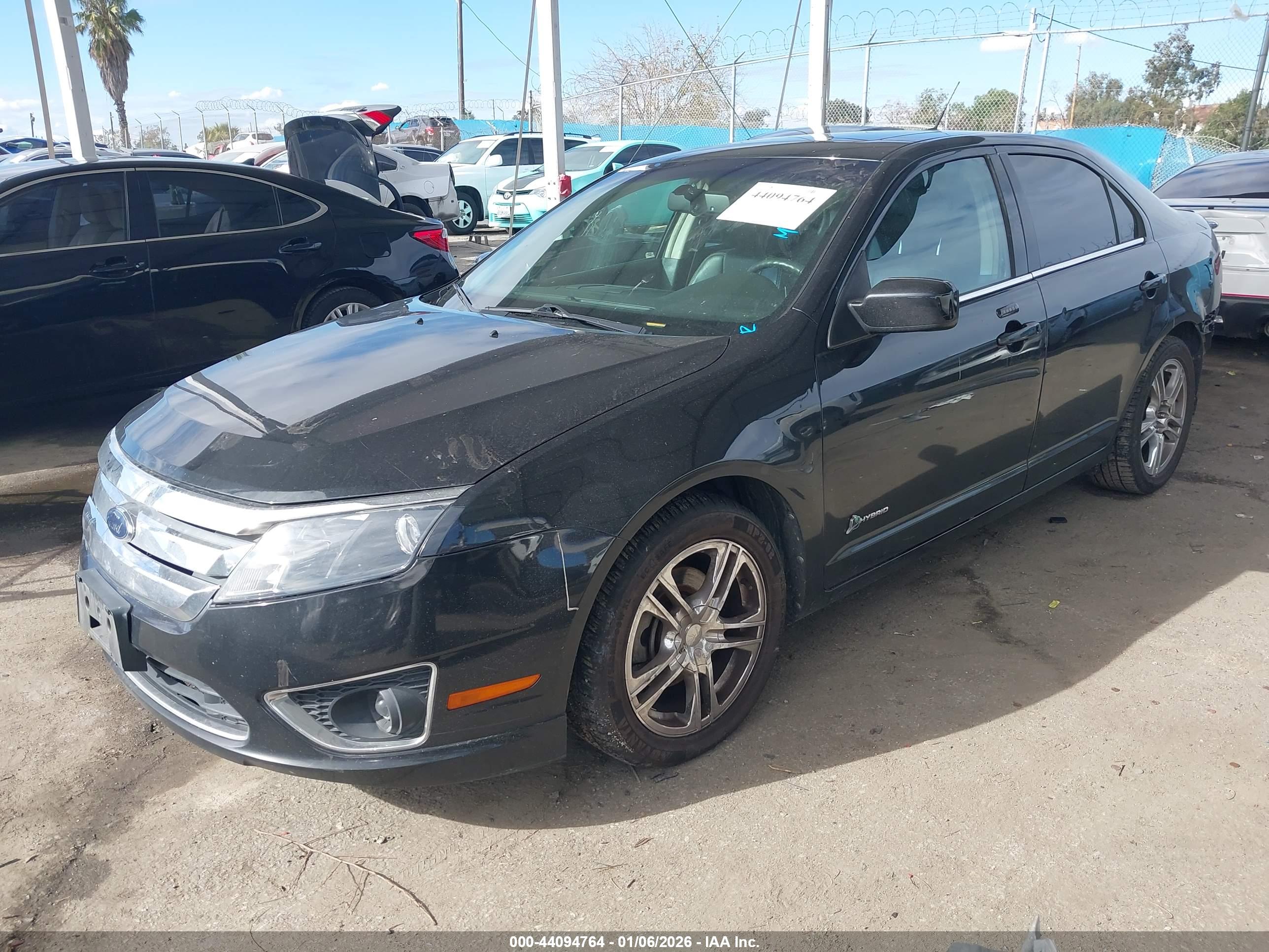 FORD FUSION image 2