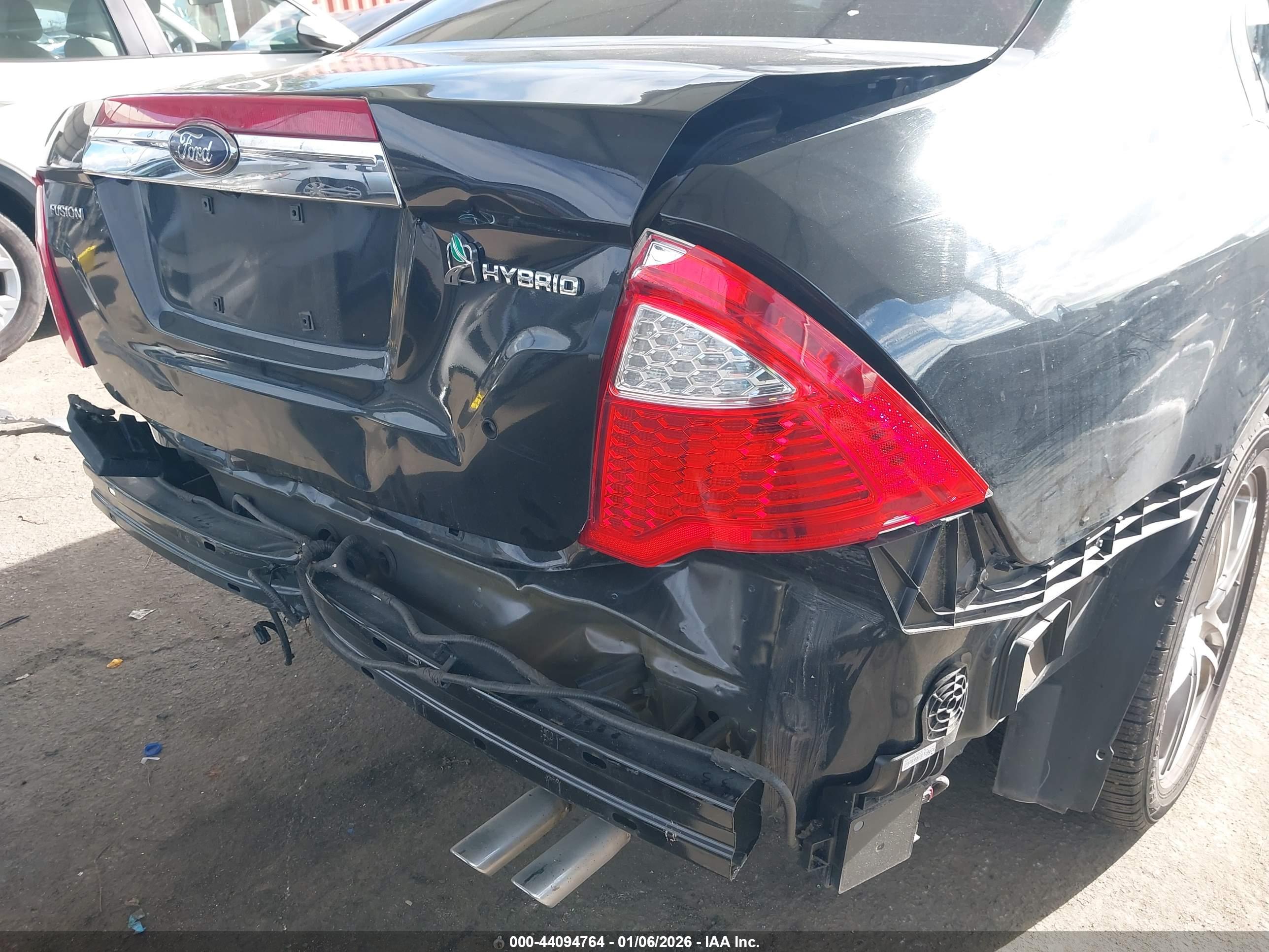 FORD FUSION image 6