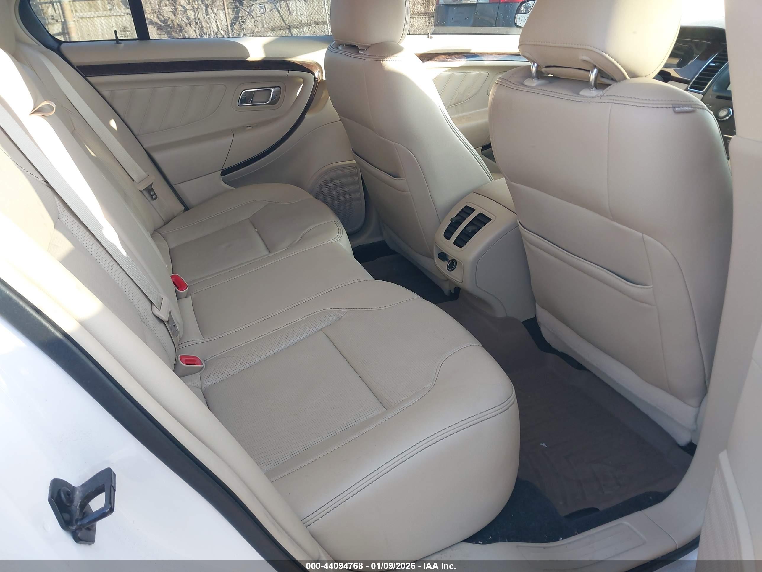 FORD TAURUS image 8