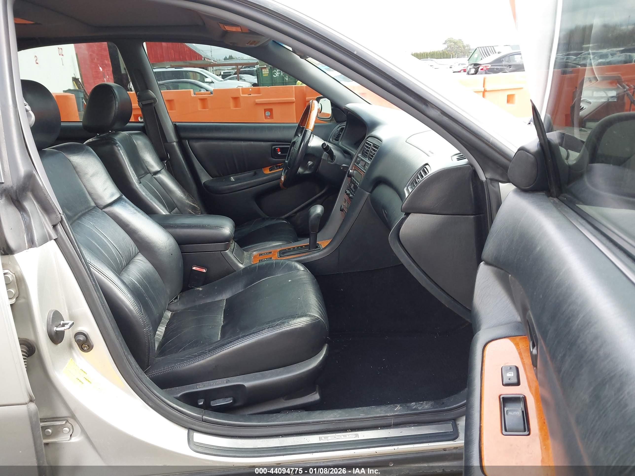 LEXUS ES image 5