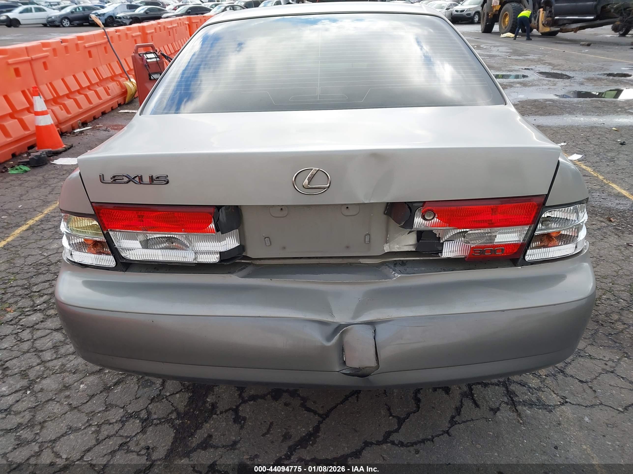LEXUS ES image 6
