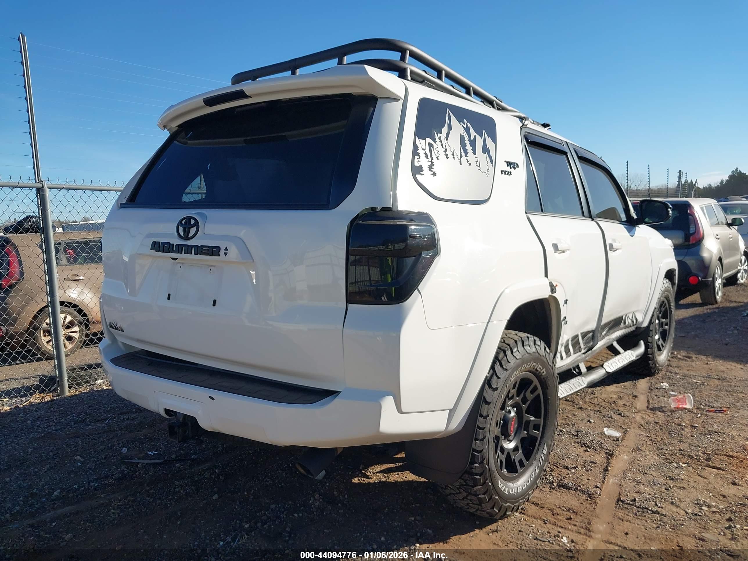 TOYOTA 4RUNNER image 4