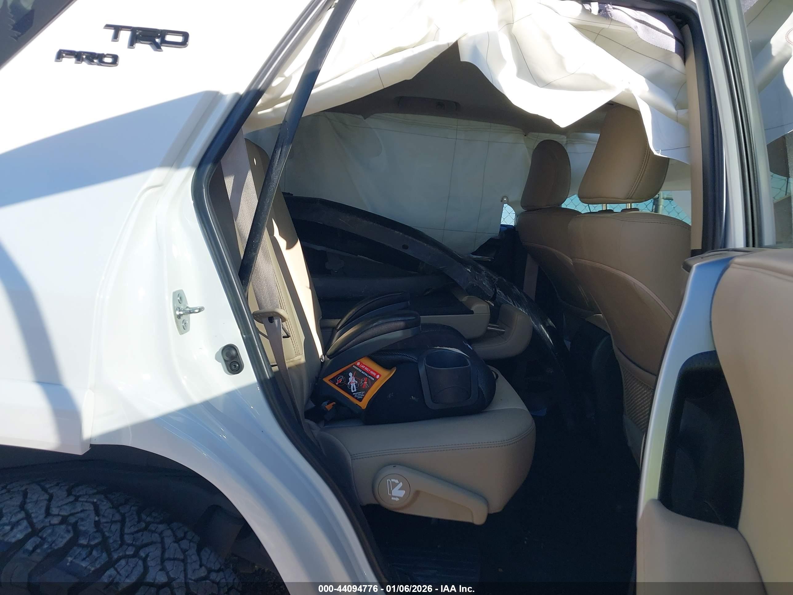 TOYOTA 4RUNNER image 8