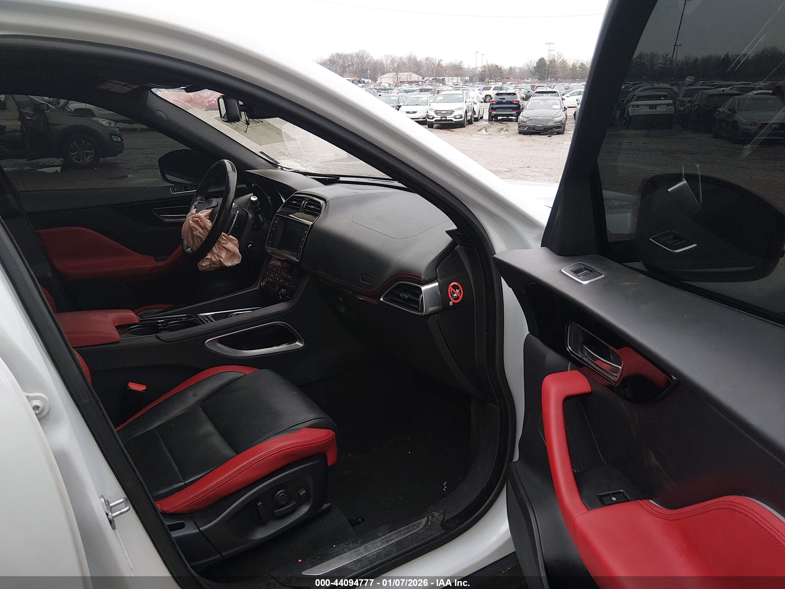 JAGUAR F-PACE image 5