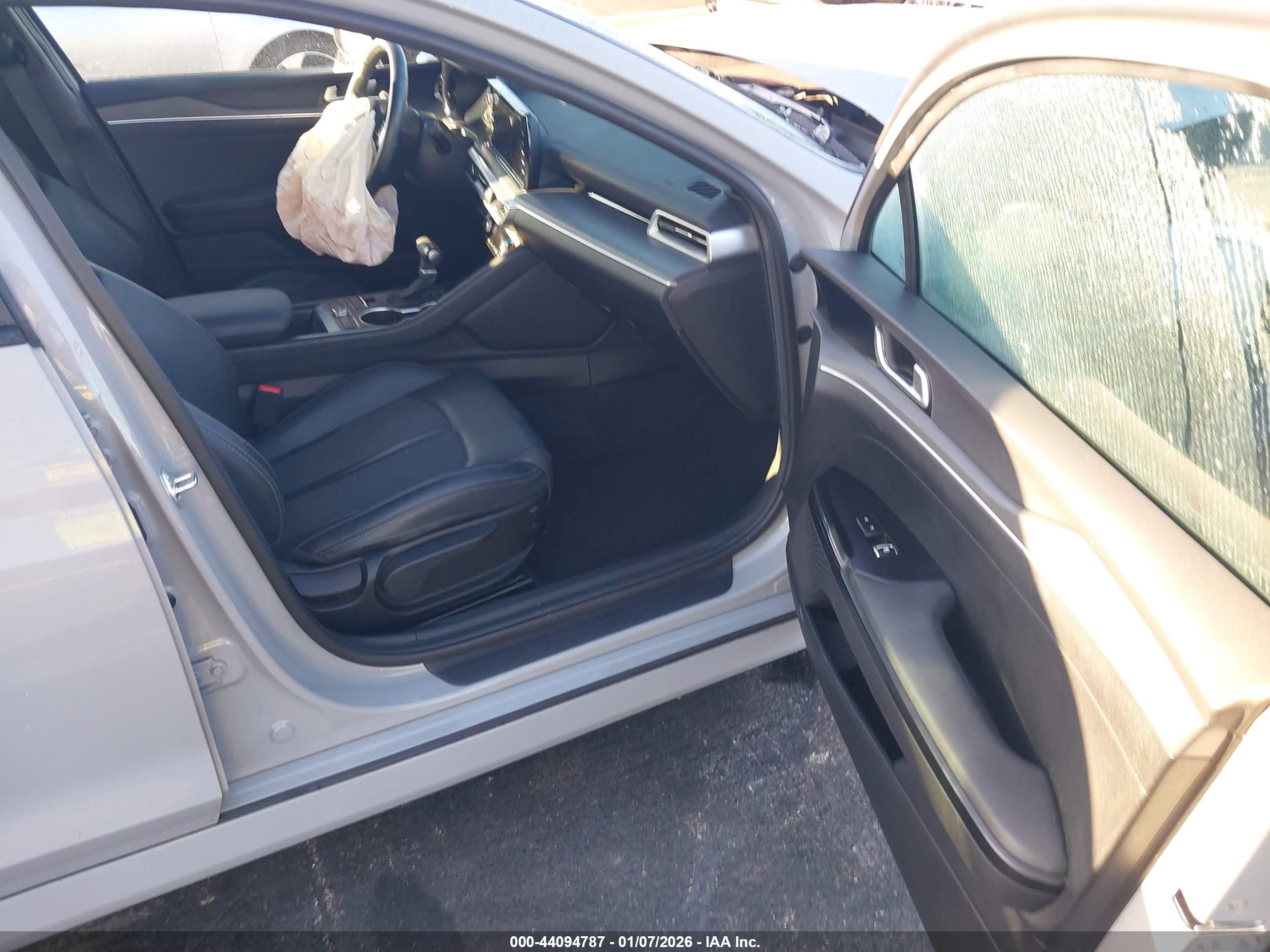 KIA K5 image 5