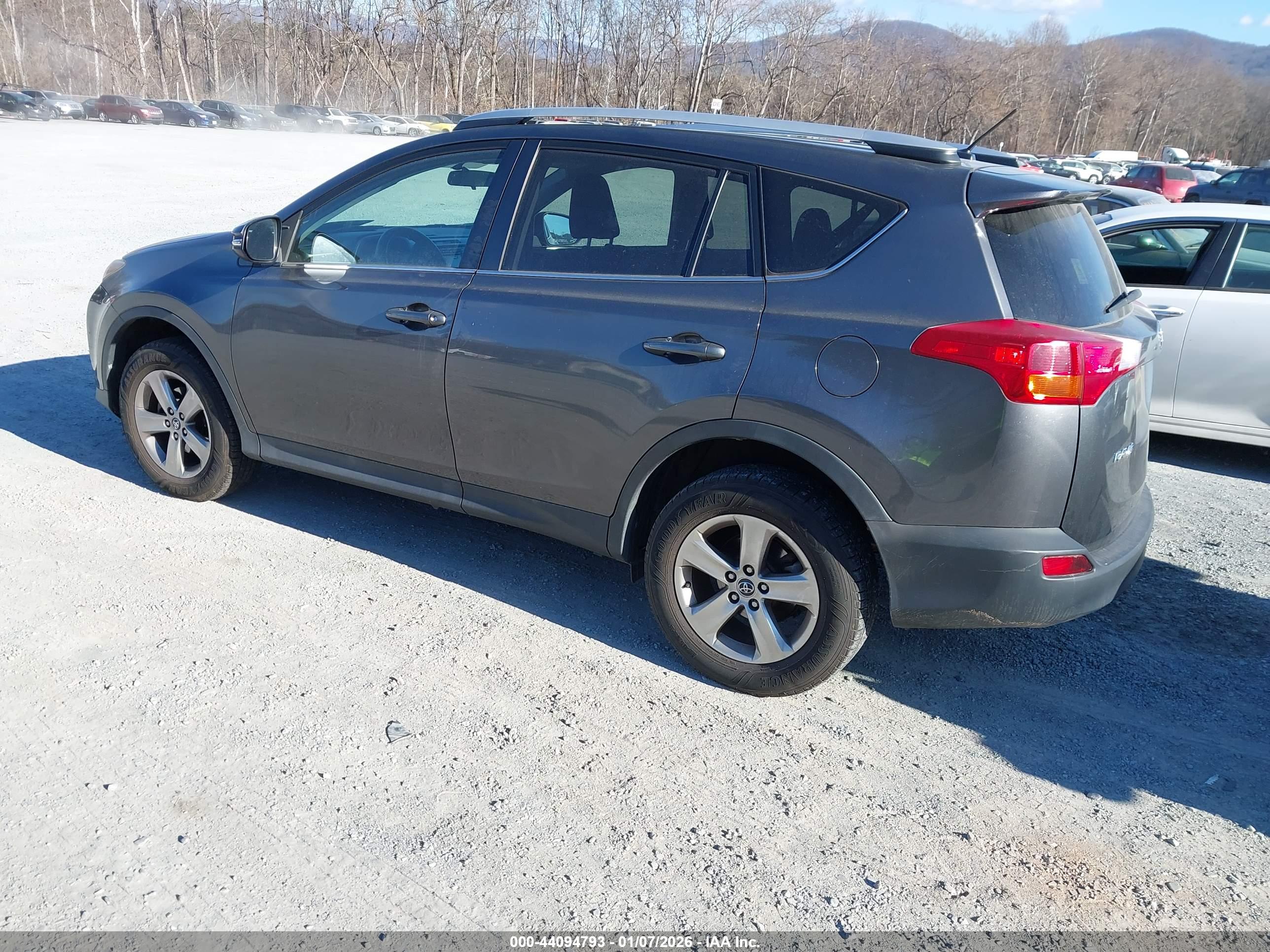 TOYOTA RAV4 image 3