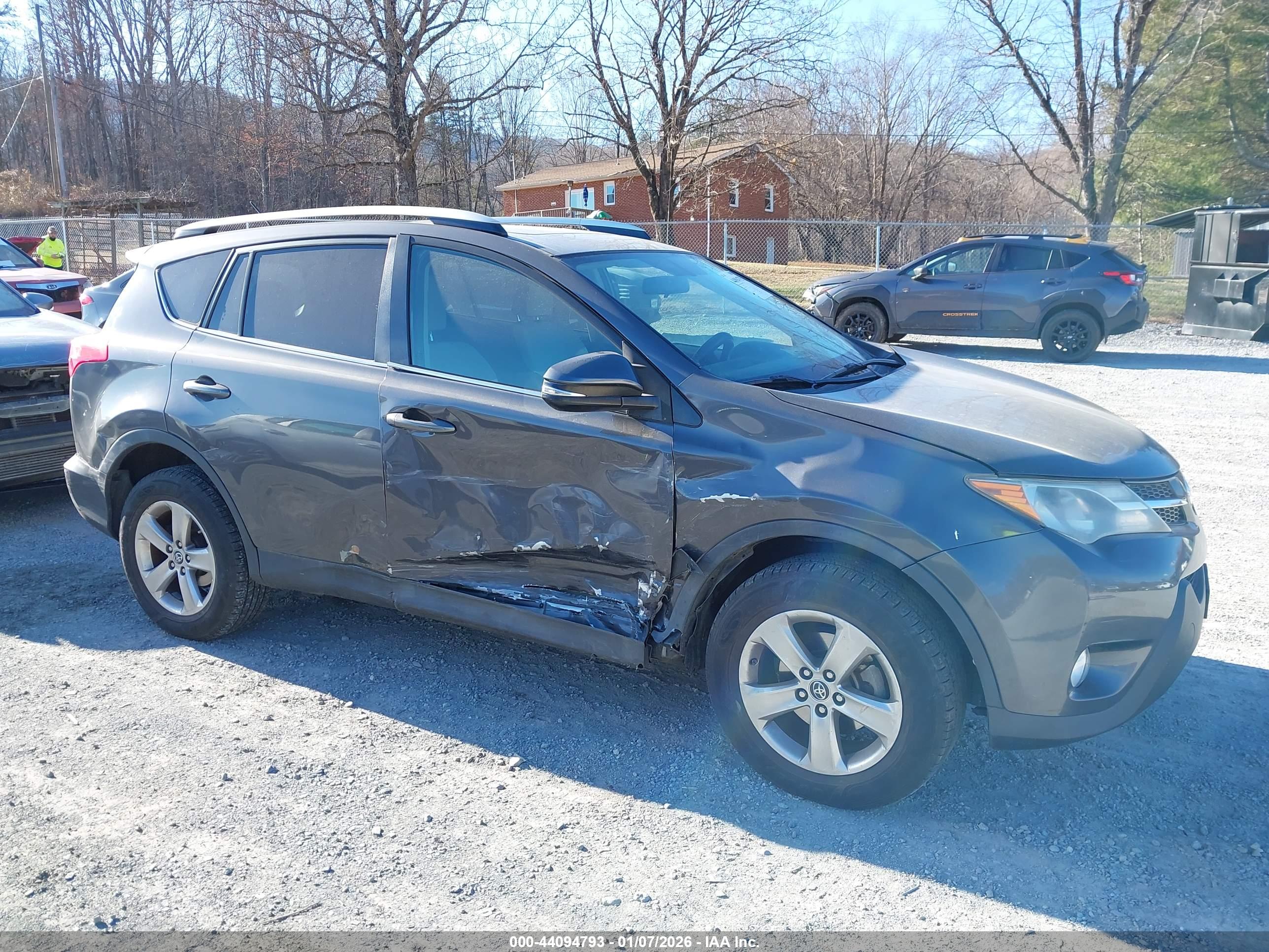 TOYOTA RAV4 image 6