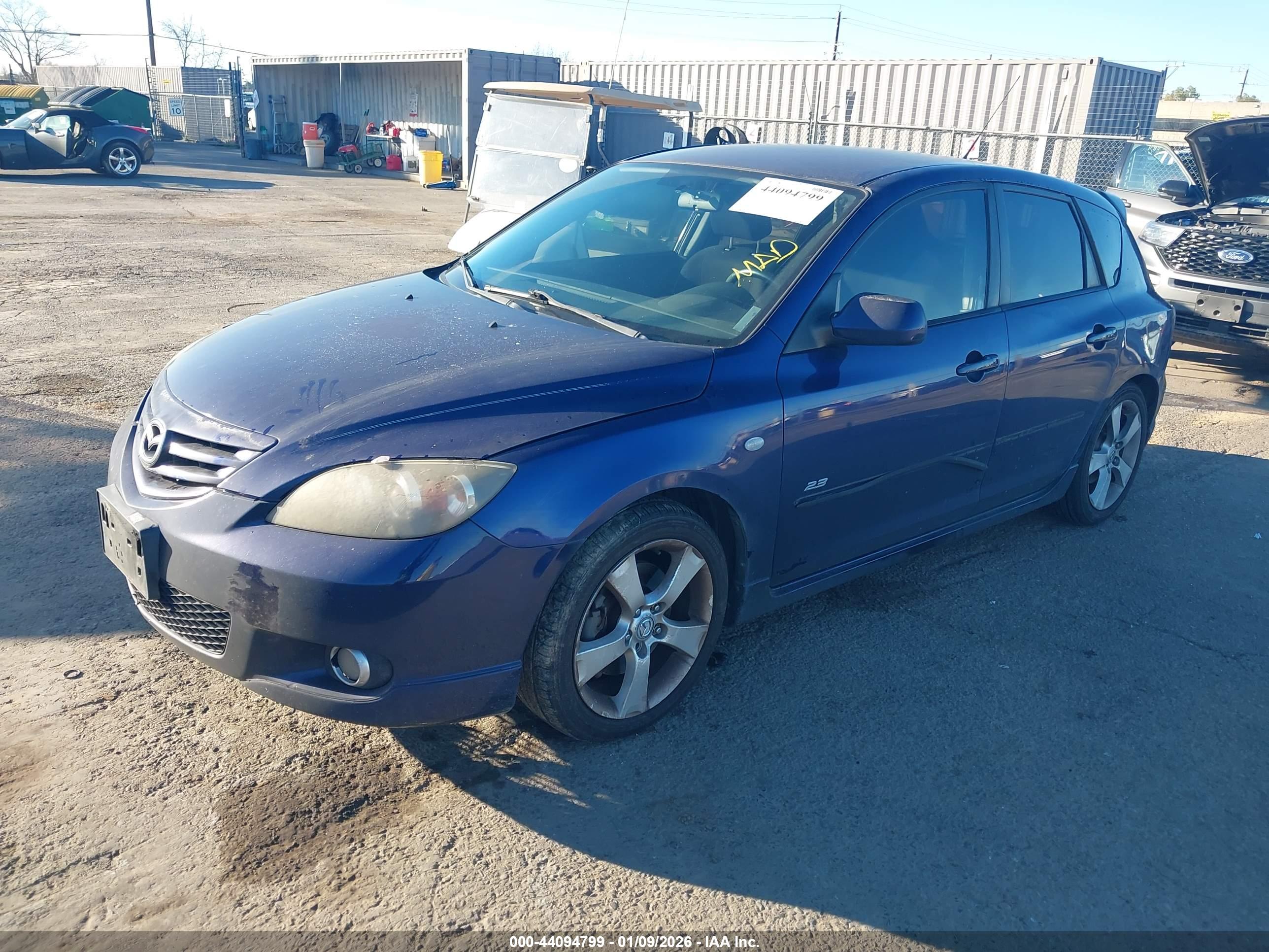 MAZDA MAZDA3 image 2