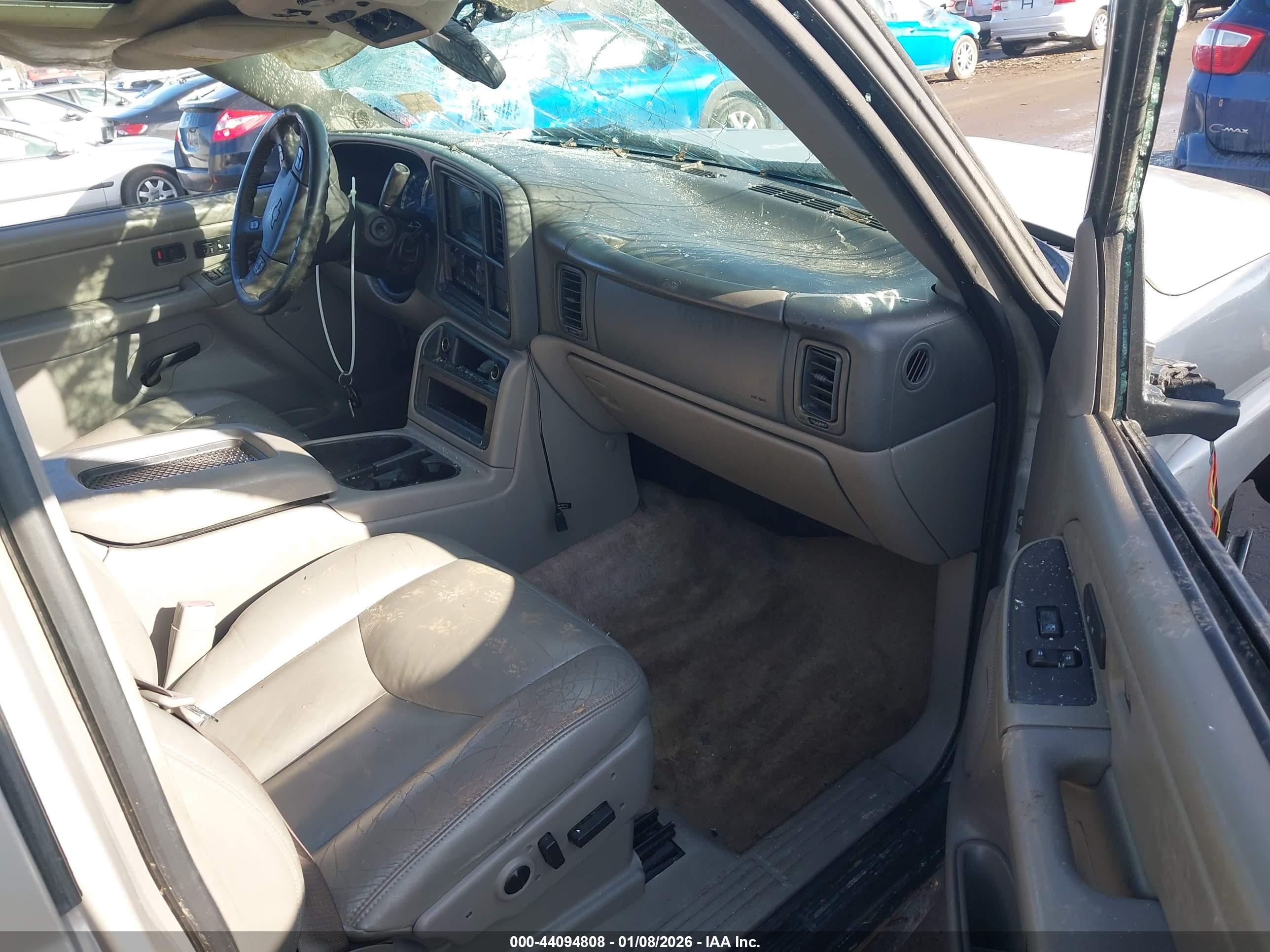 CHEVROLET TAHOE image 5