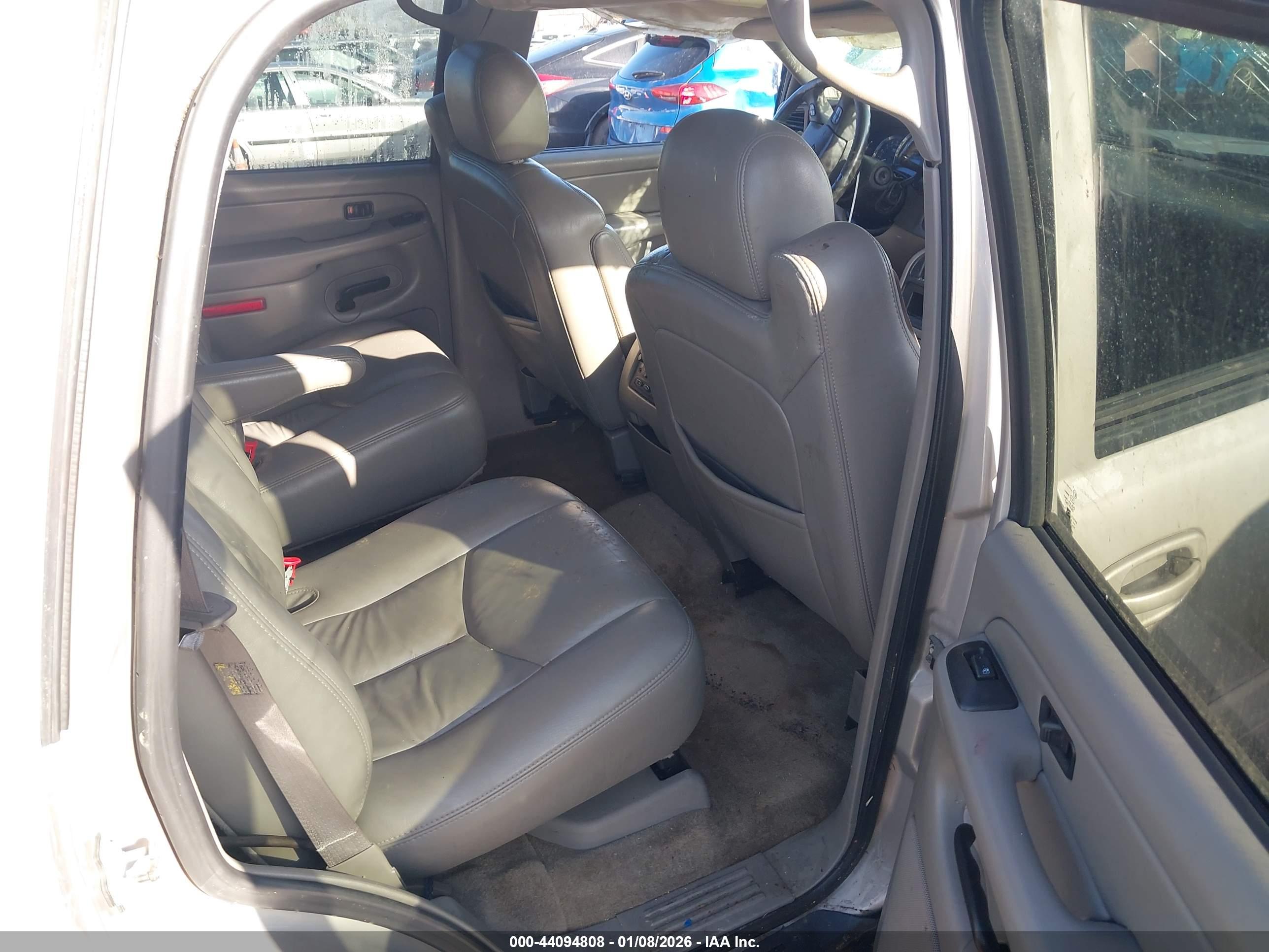 CHEVROLET TAHOE image 8