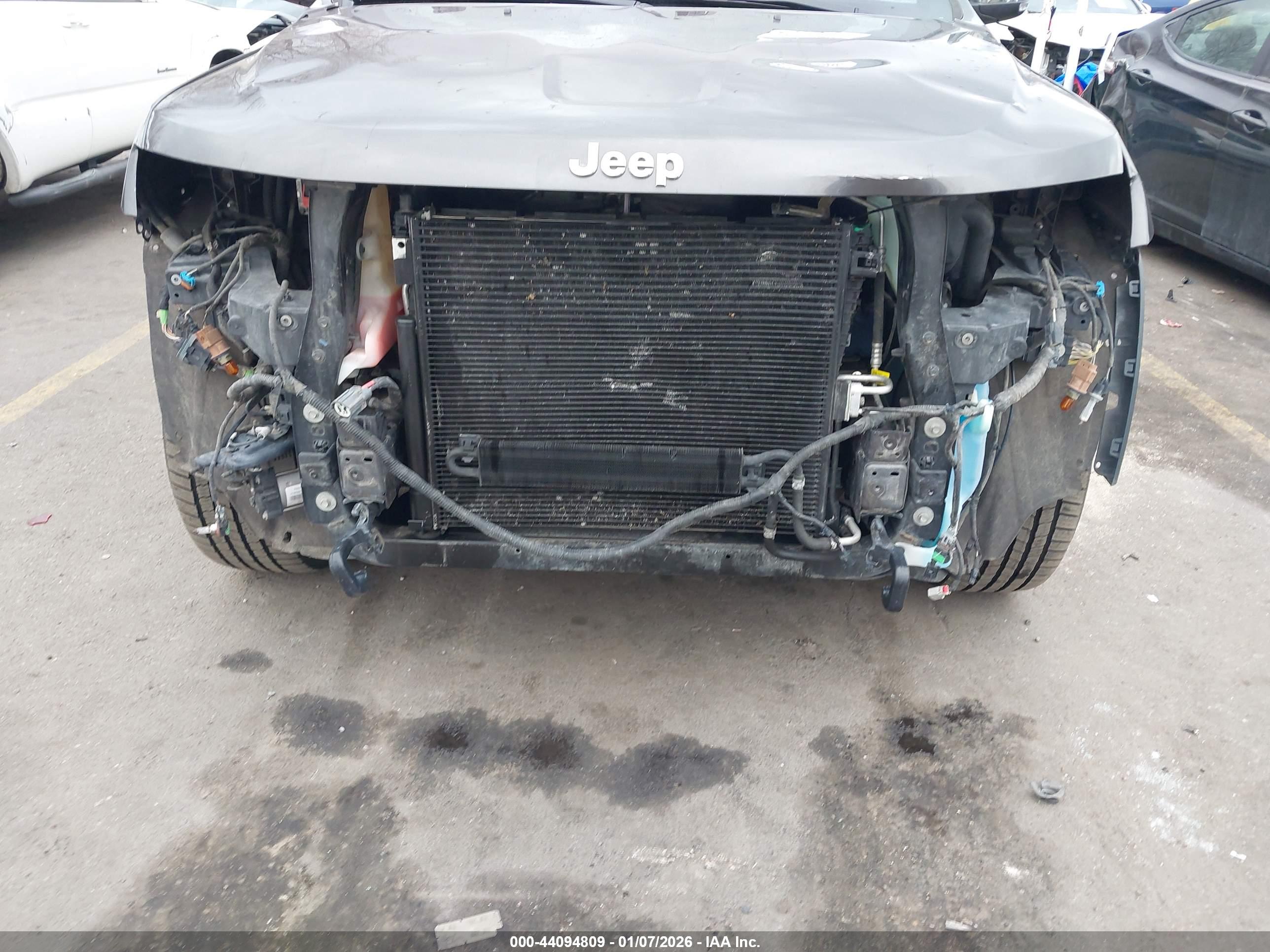 JEEP GRAND image 6