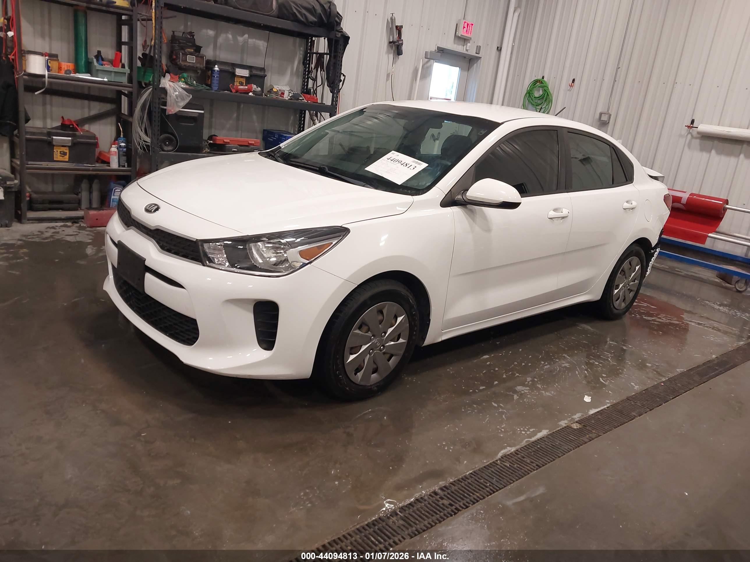 KIA RIO image 2
