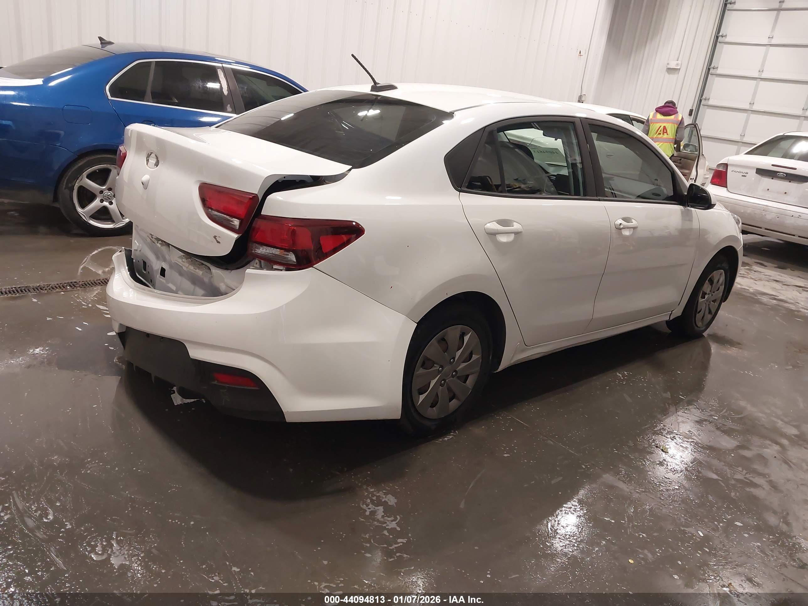 KIA RIO image 4