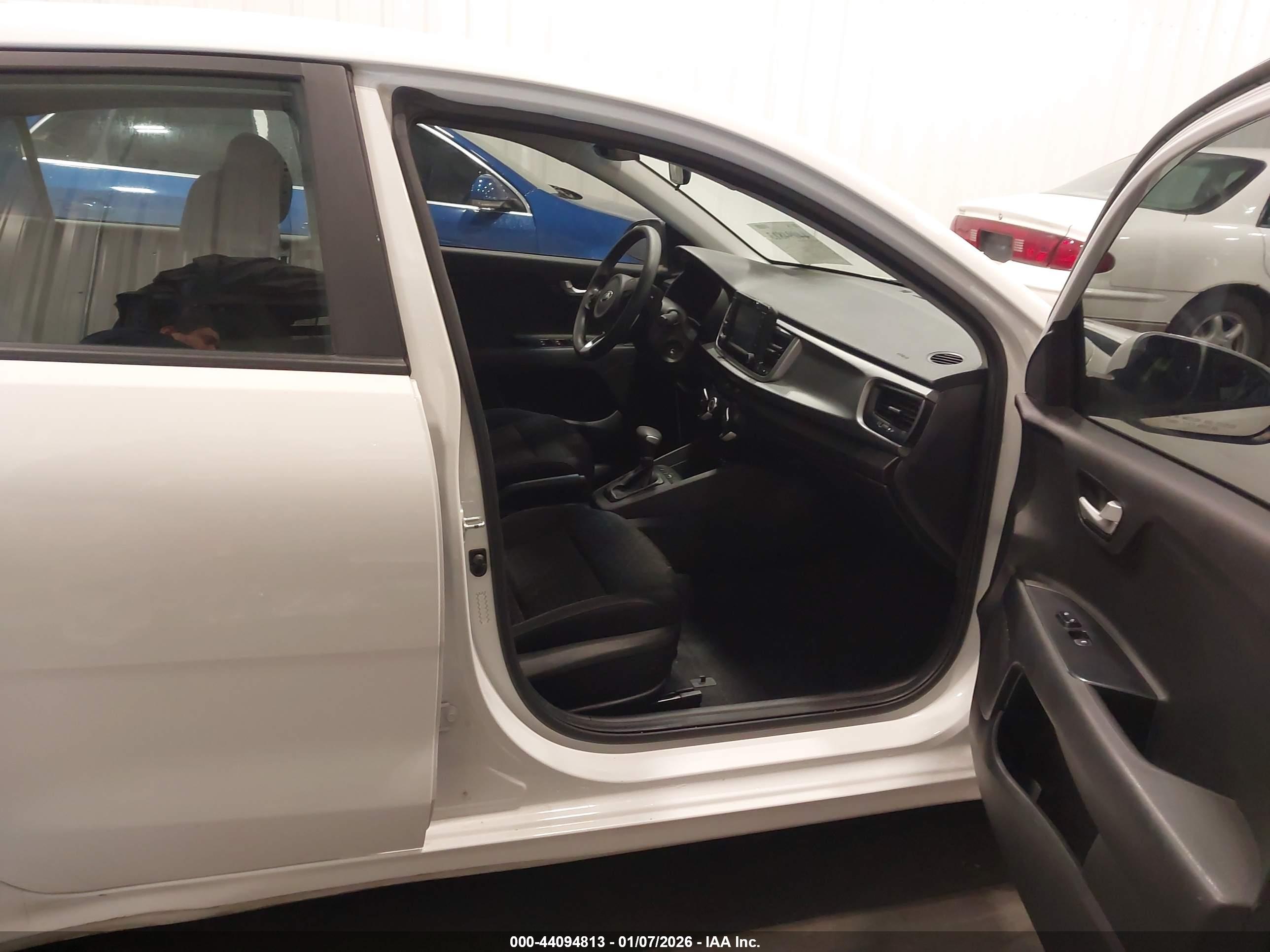 KIA RIO image 5