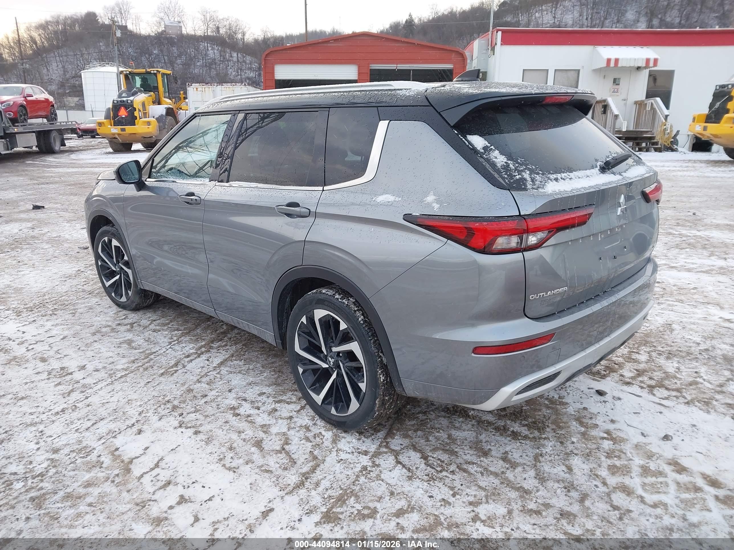 MITSUBISHI OUTLANDER image 3