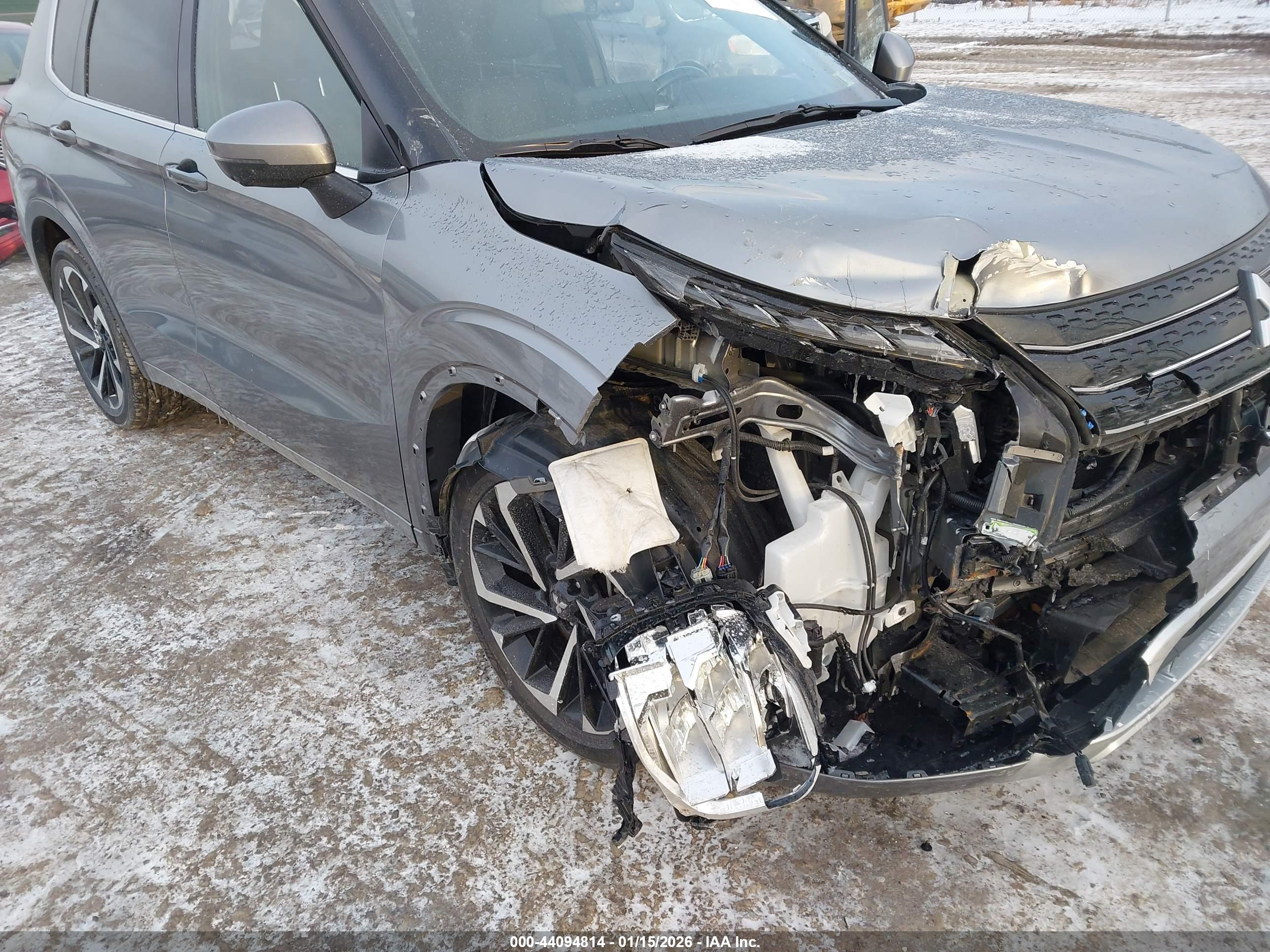 MITSUBISHI OUTLANDER image 6