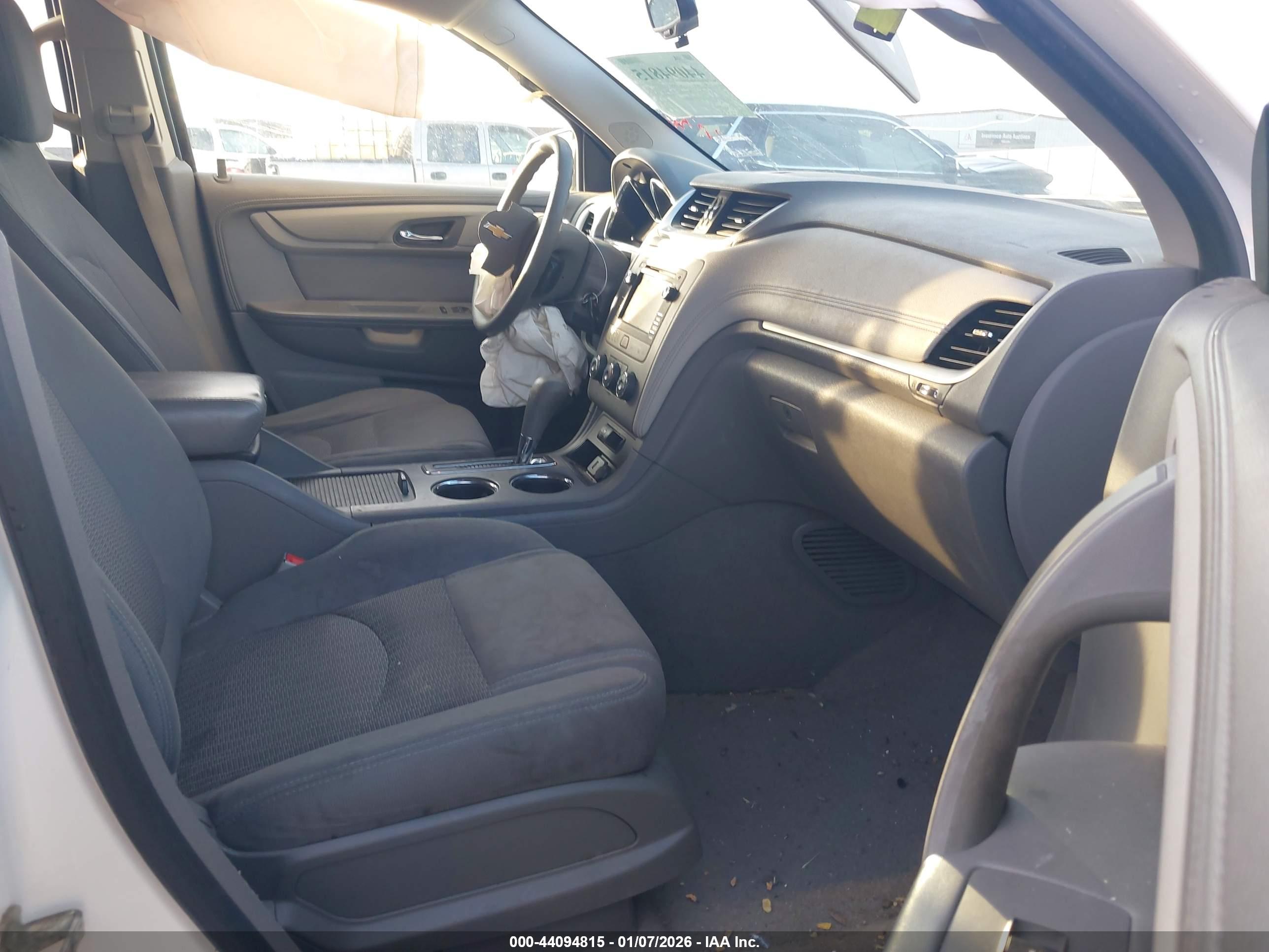 CHEVROLET TRAVERSE image 5
