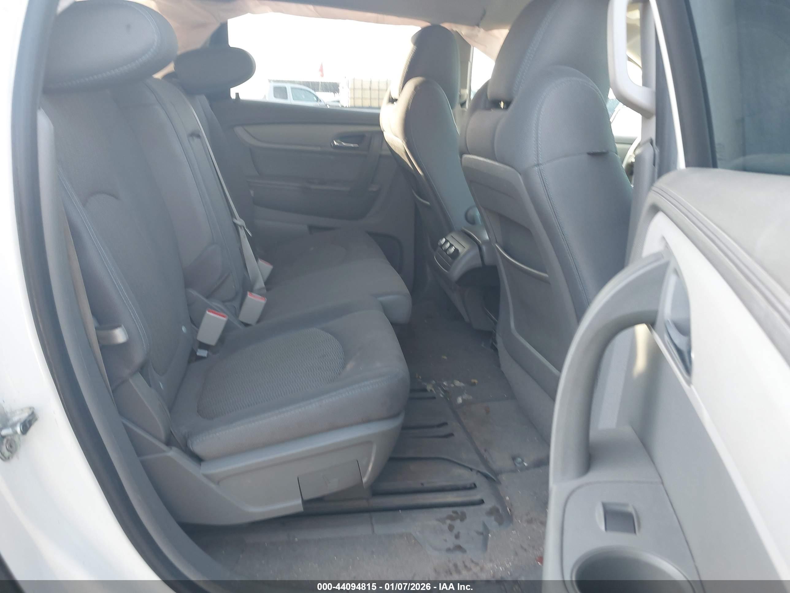 CHEVROLET TRAVERSE image 8