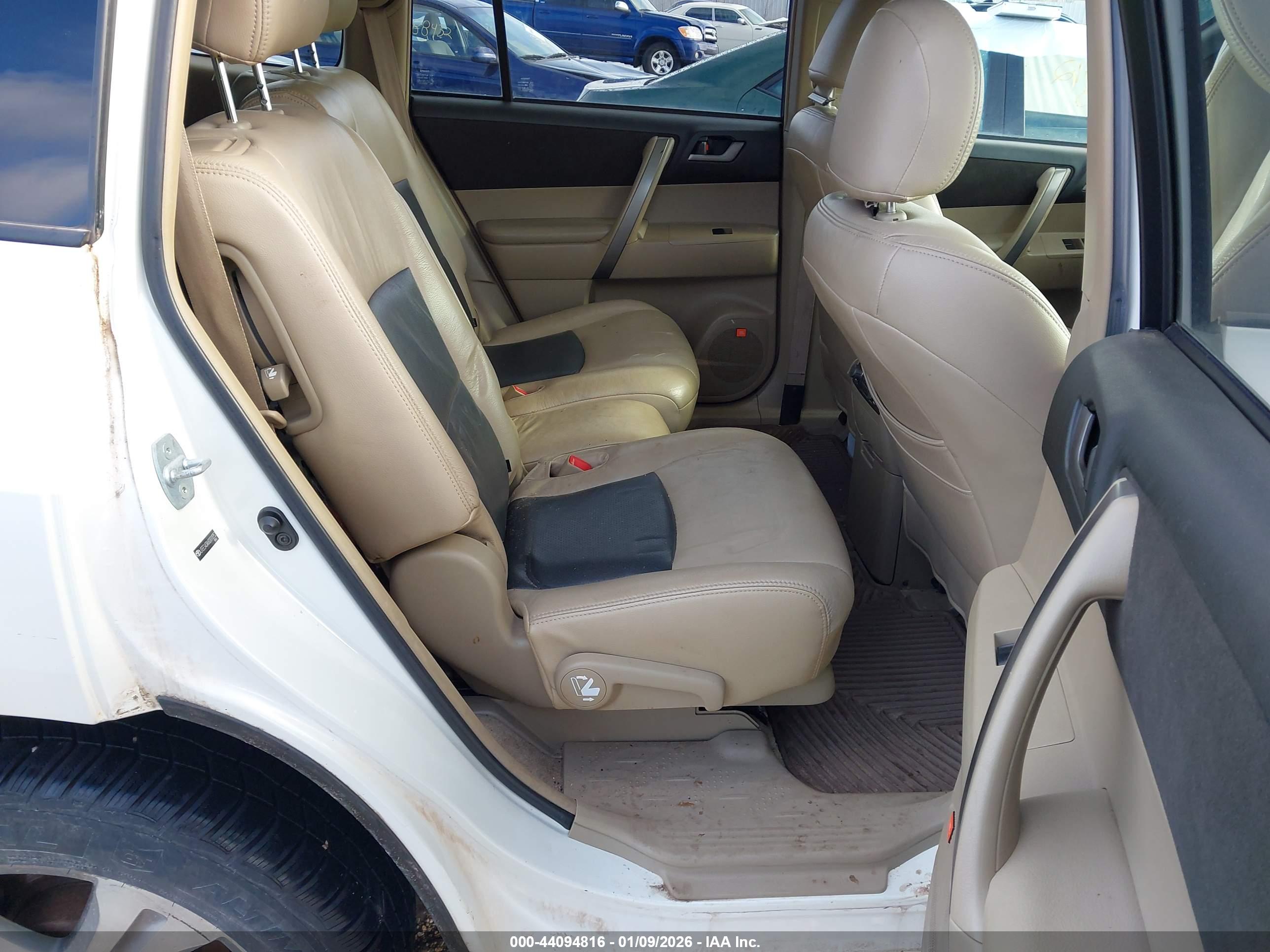 TOYOTA HIGHLANDER image 8