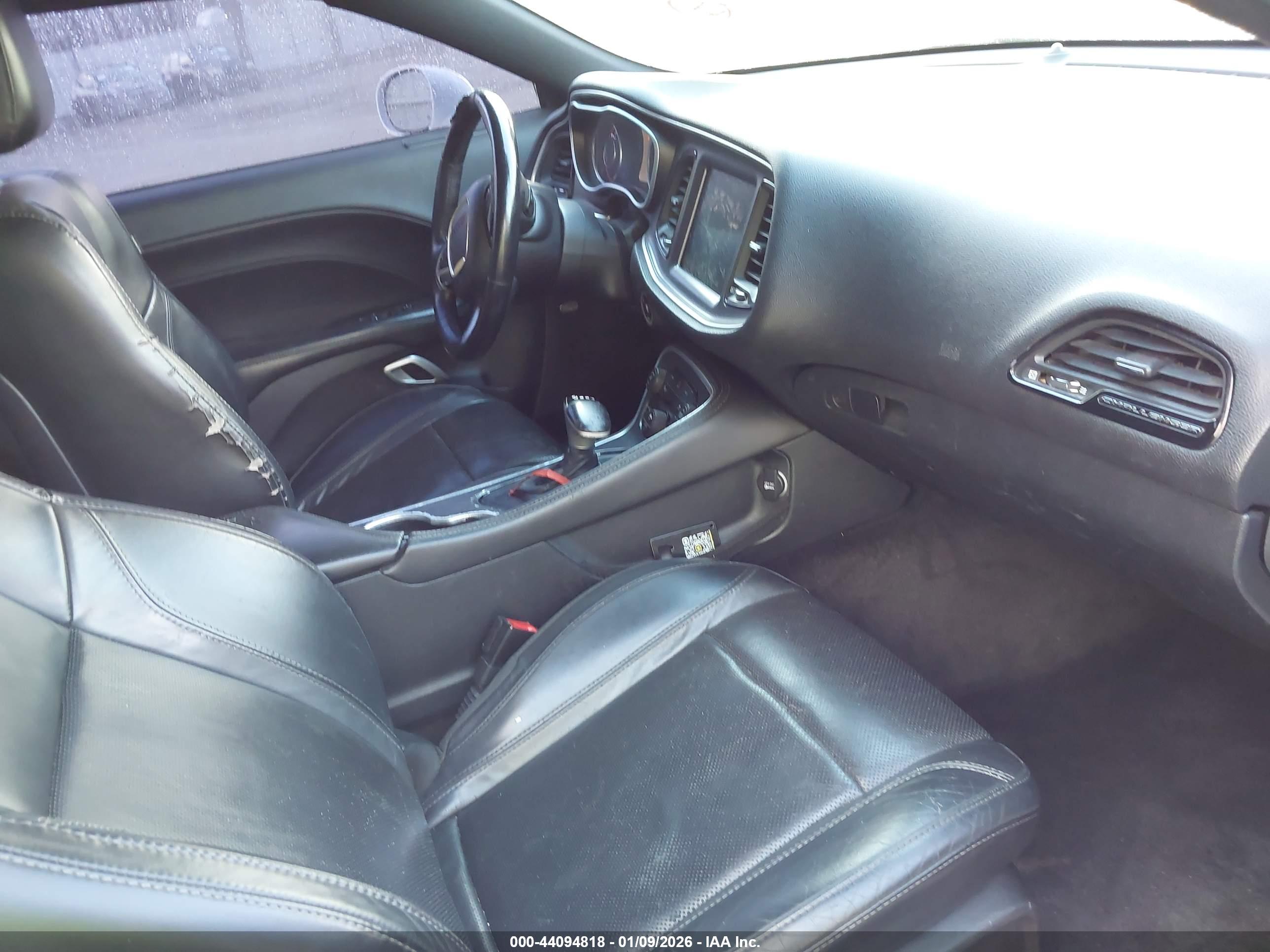 DODGE CHALLENGER image 5